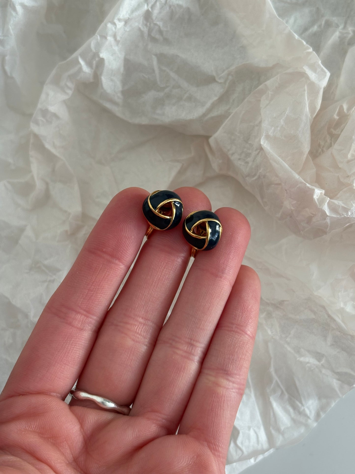 Klipsy Monet – eleganckie węzły