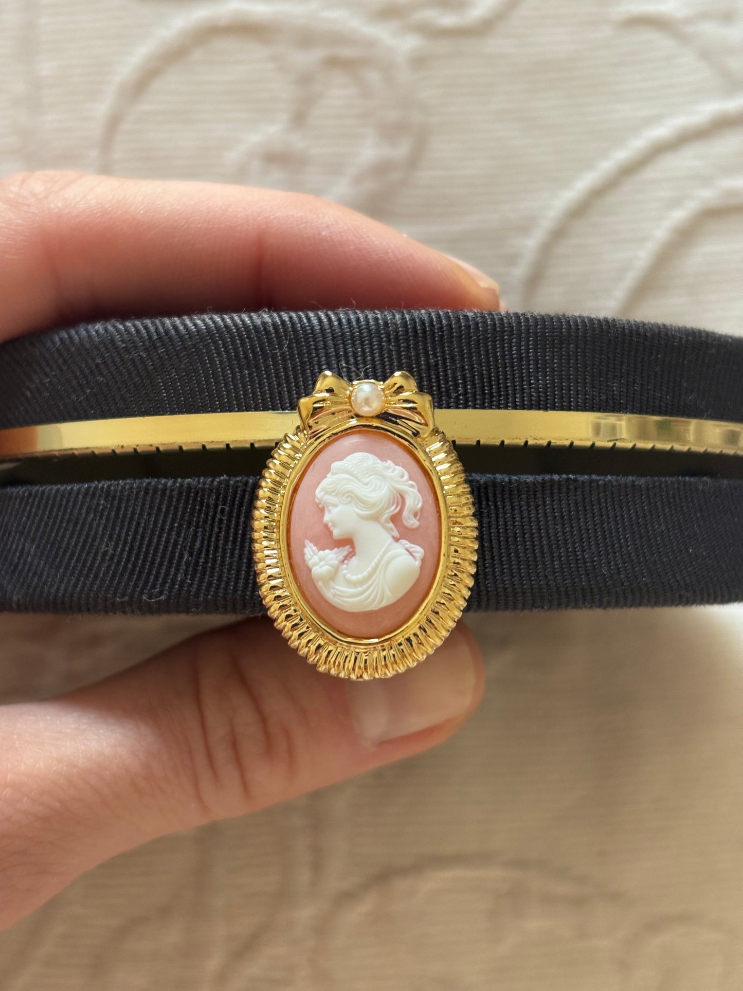 Avon “Romantic Portraits” Brooch, 1990