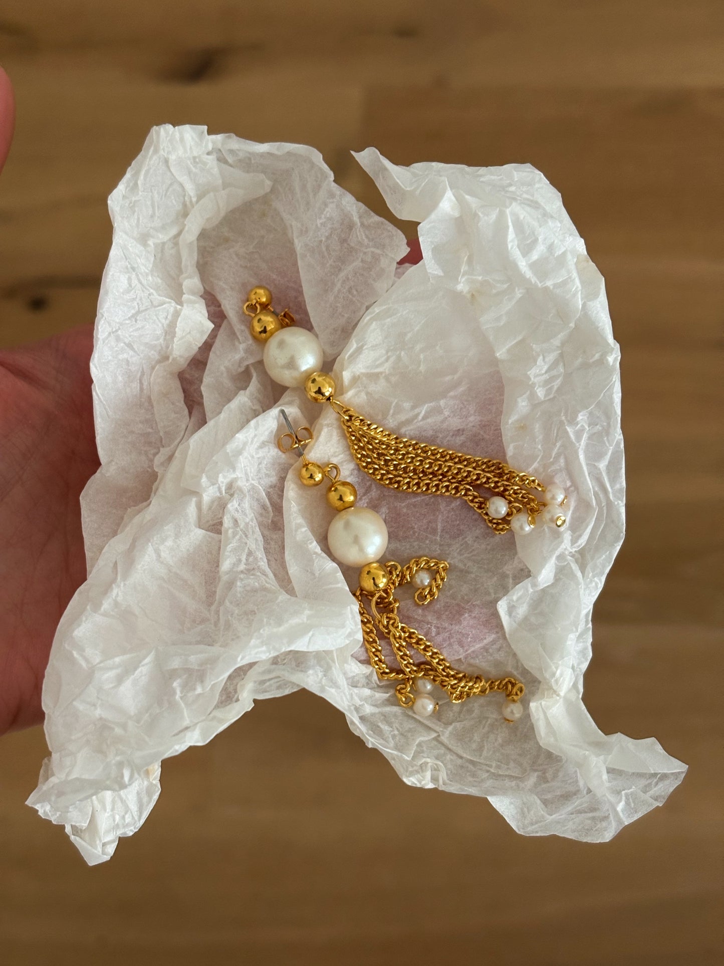 Avon "Soft Illusion" Earrings, Year 195
