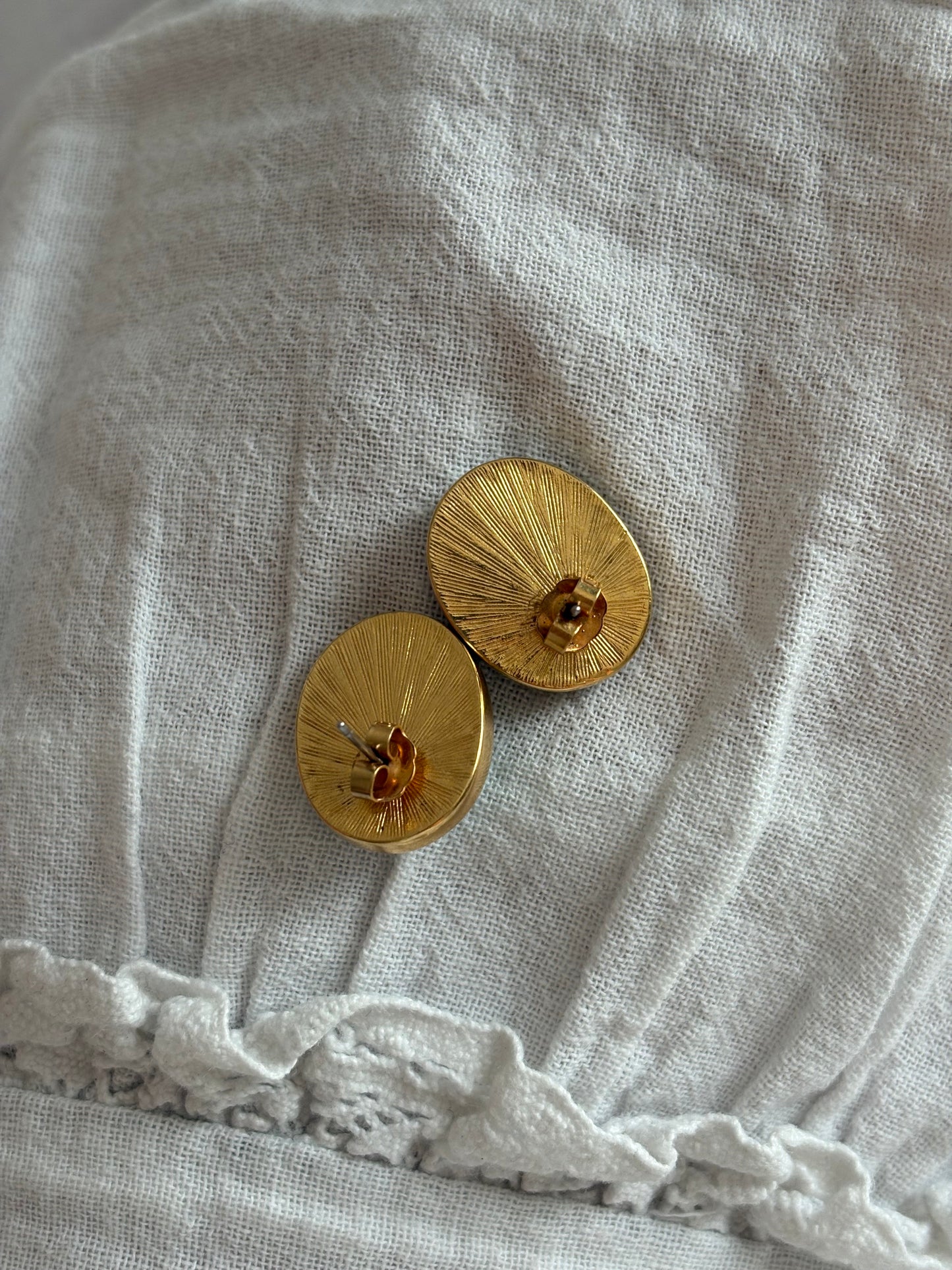 Kolczyki Avon “ Molded flower”1989 rok