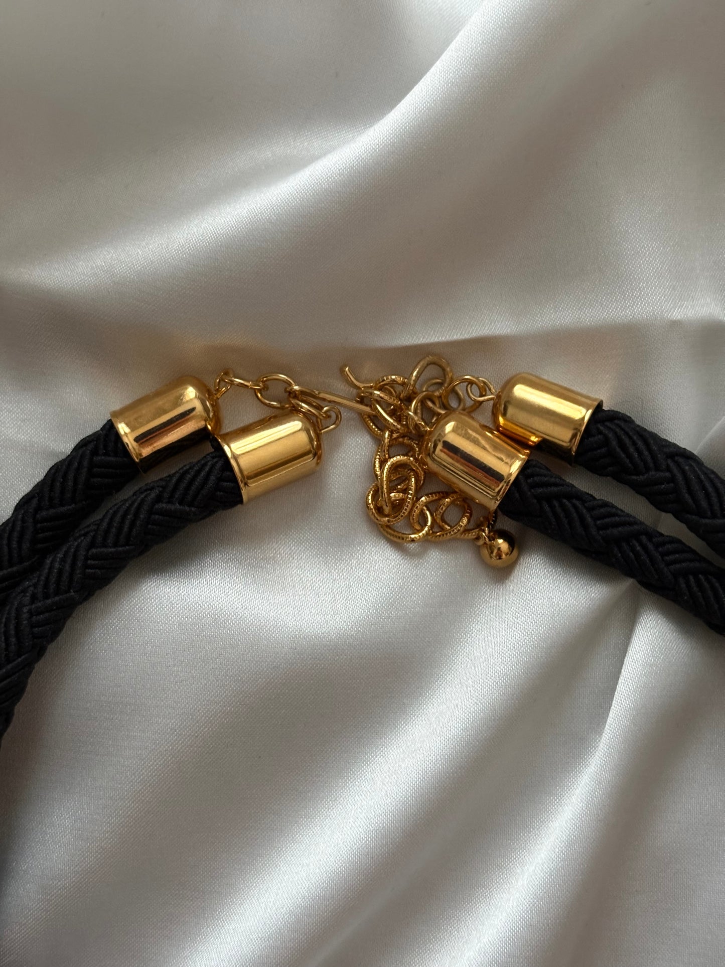 Naszyjnik Avon „Dramatic Kiss”, 1989