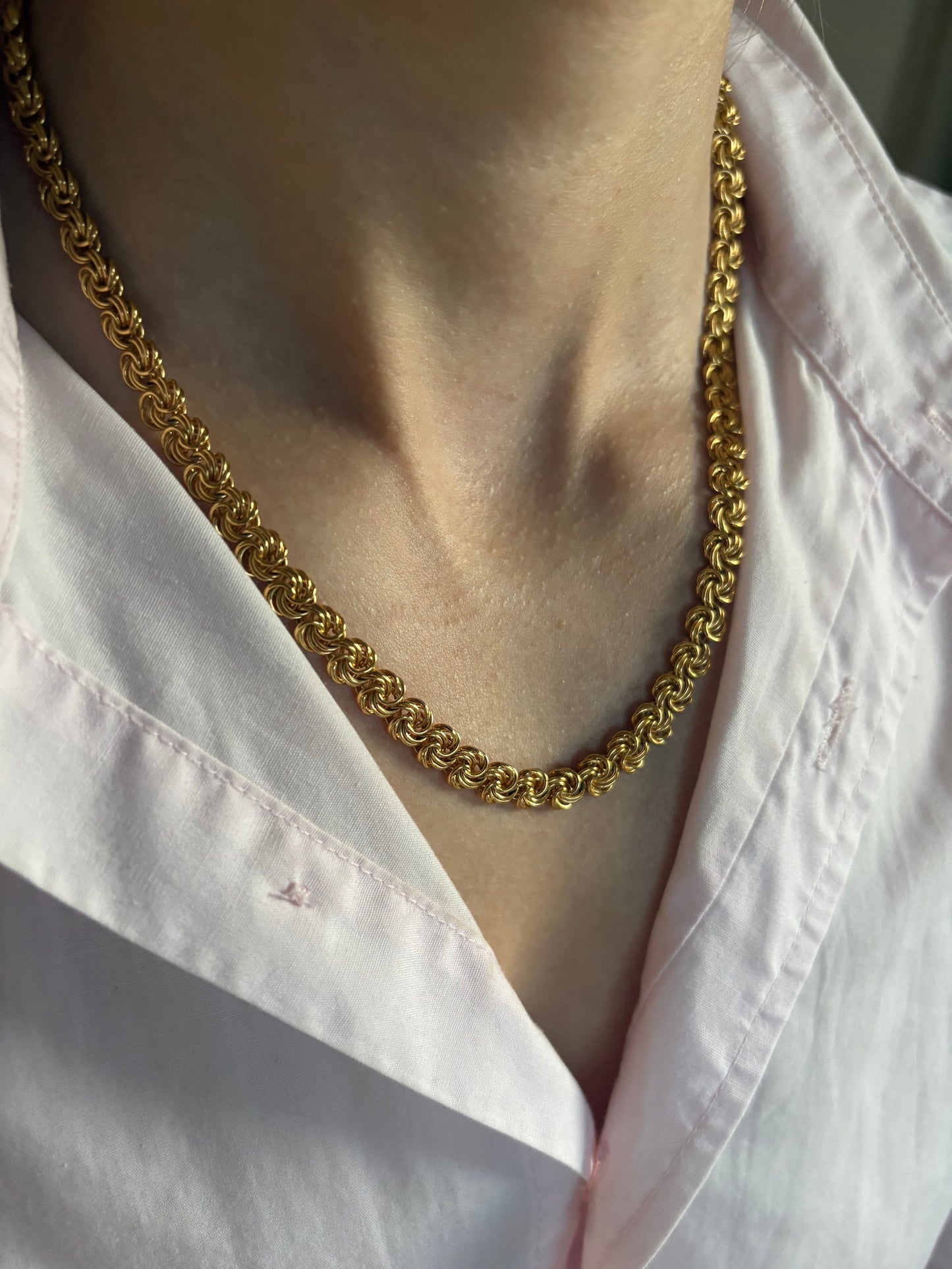 Naszyjnik Trifari z ogniwami w formie węzełków