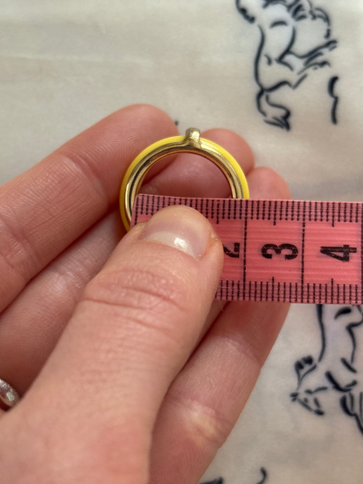 Set of 4 interchangeable Avon rings, 1977