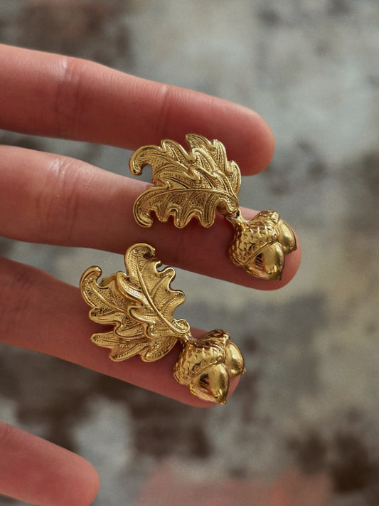 Kolczyki Avon „ Falling Acorn”, 1990 rok