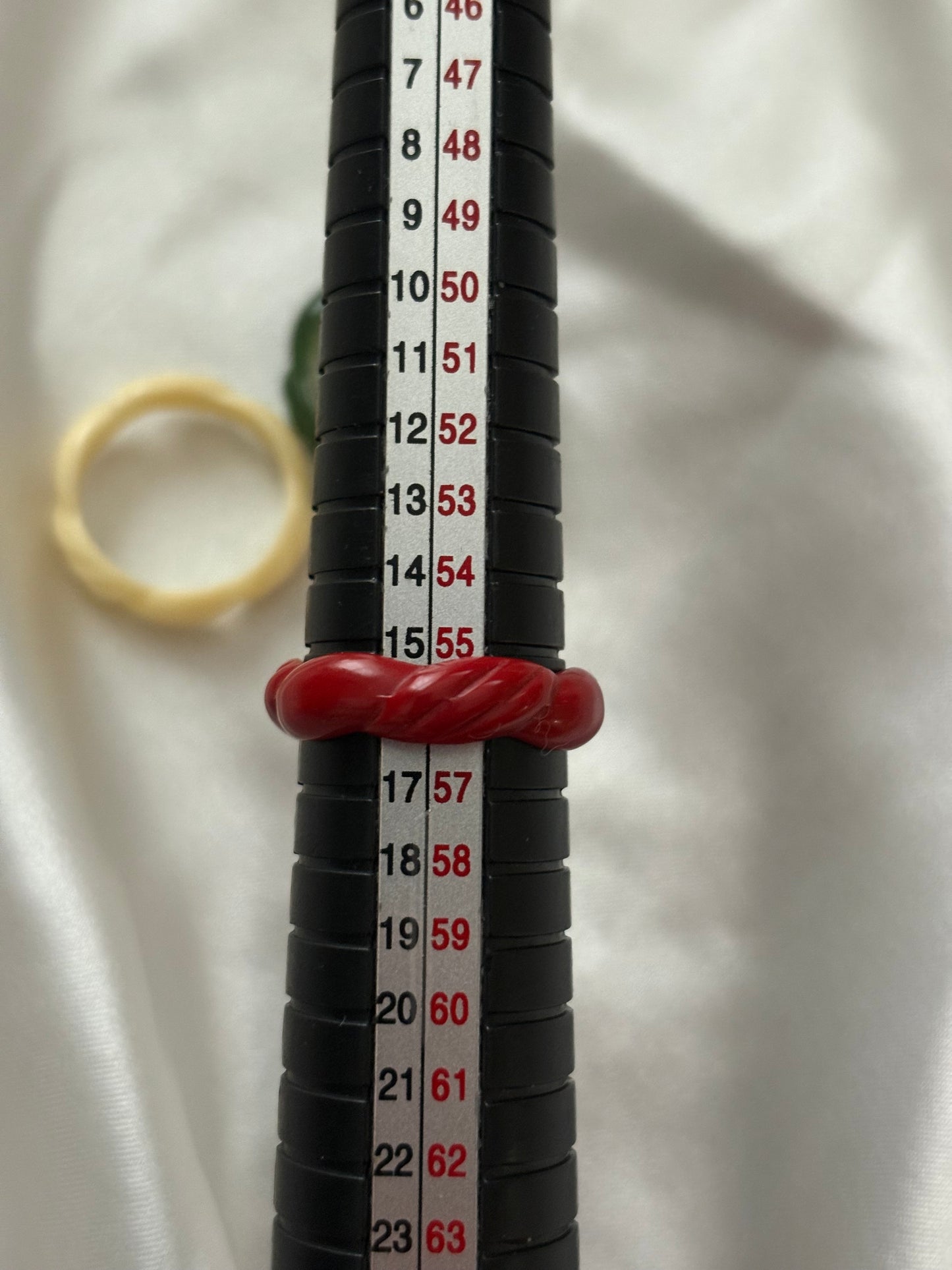 Zestaw pierścionków Avon „China Fantasy Rings”,1982 rok