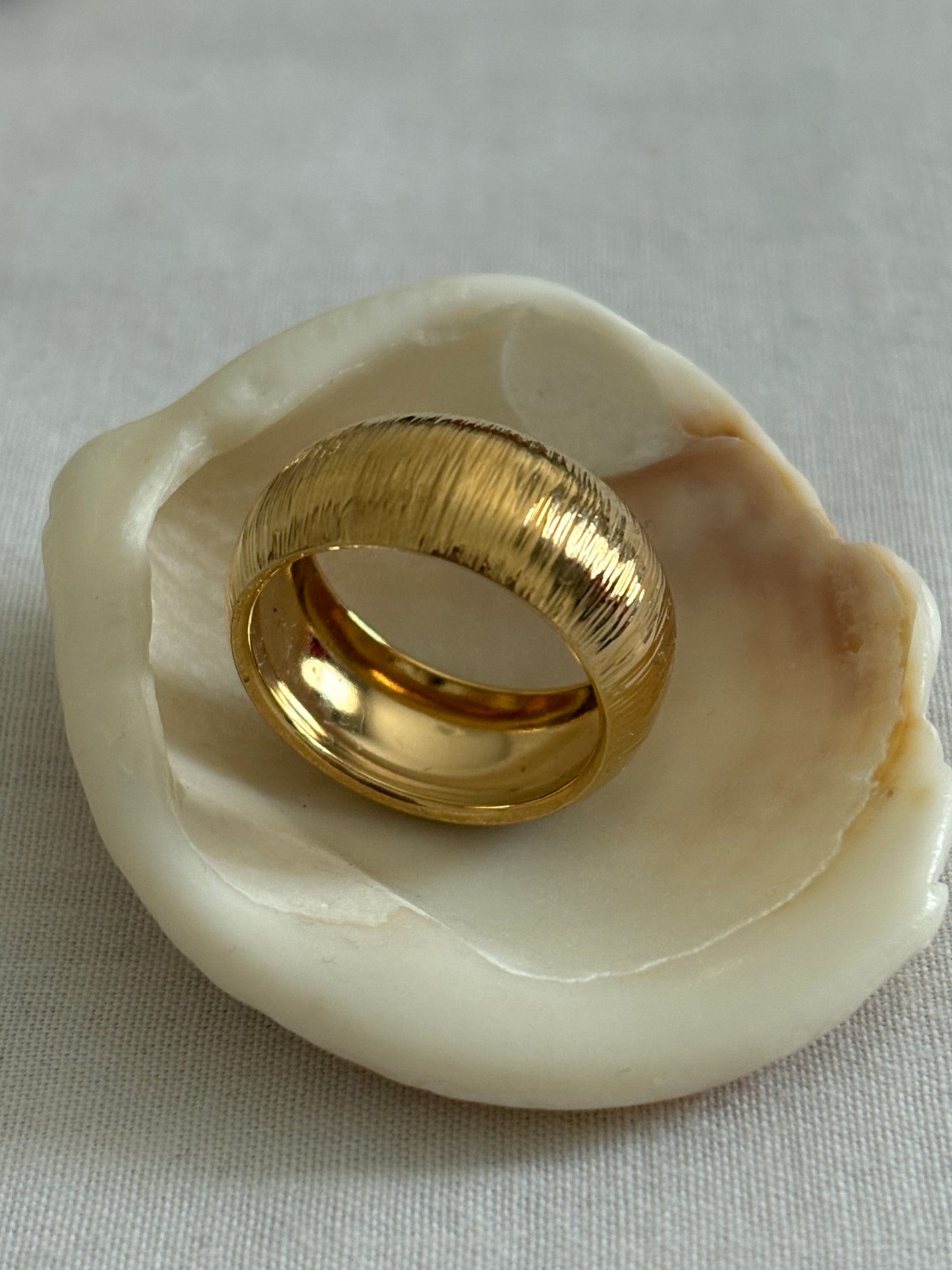 Pierścionek Avon “Florentine band”,18 mm