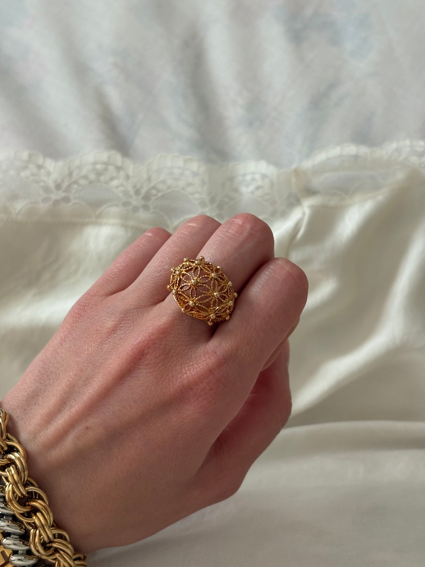 Avon "Spun Blossoms Filigree Ring", 1979