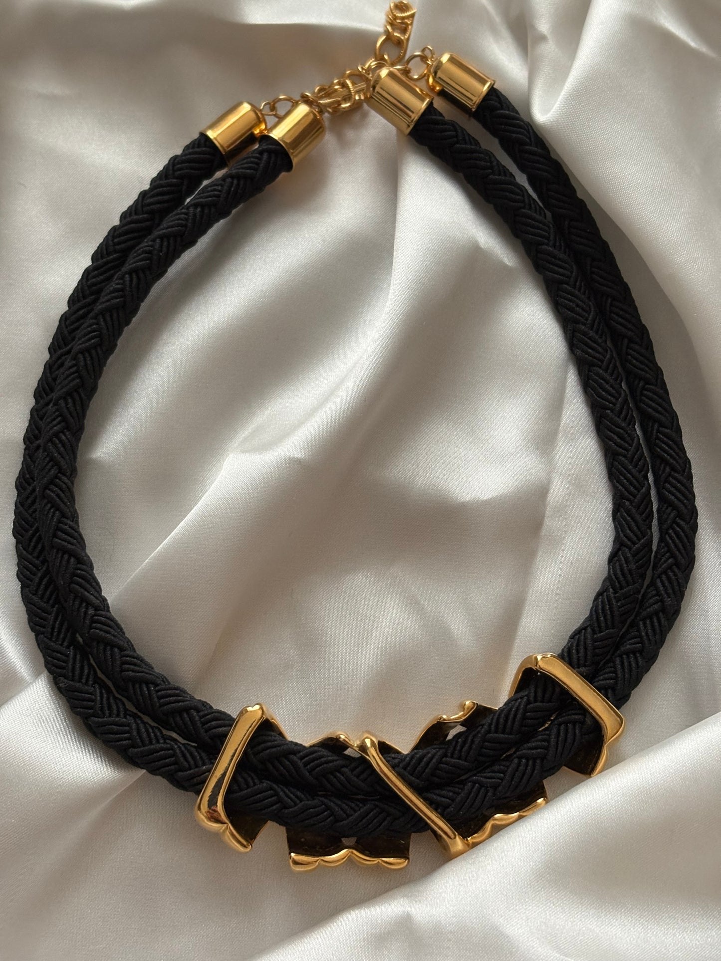 Naszyjnik Avon „Dramatic Kiss”, 1989