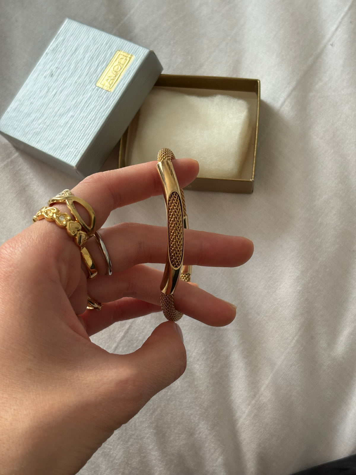 Bransoletka Avon z metalowej siateczki, długość 18,5 cm
