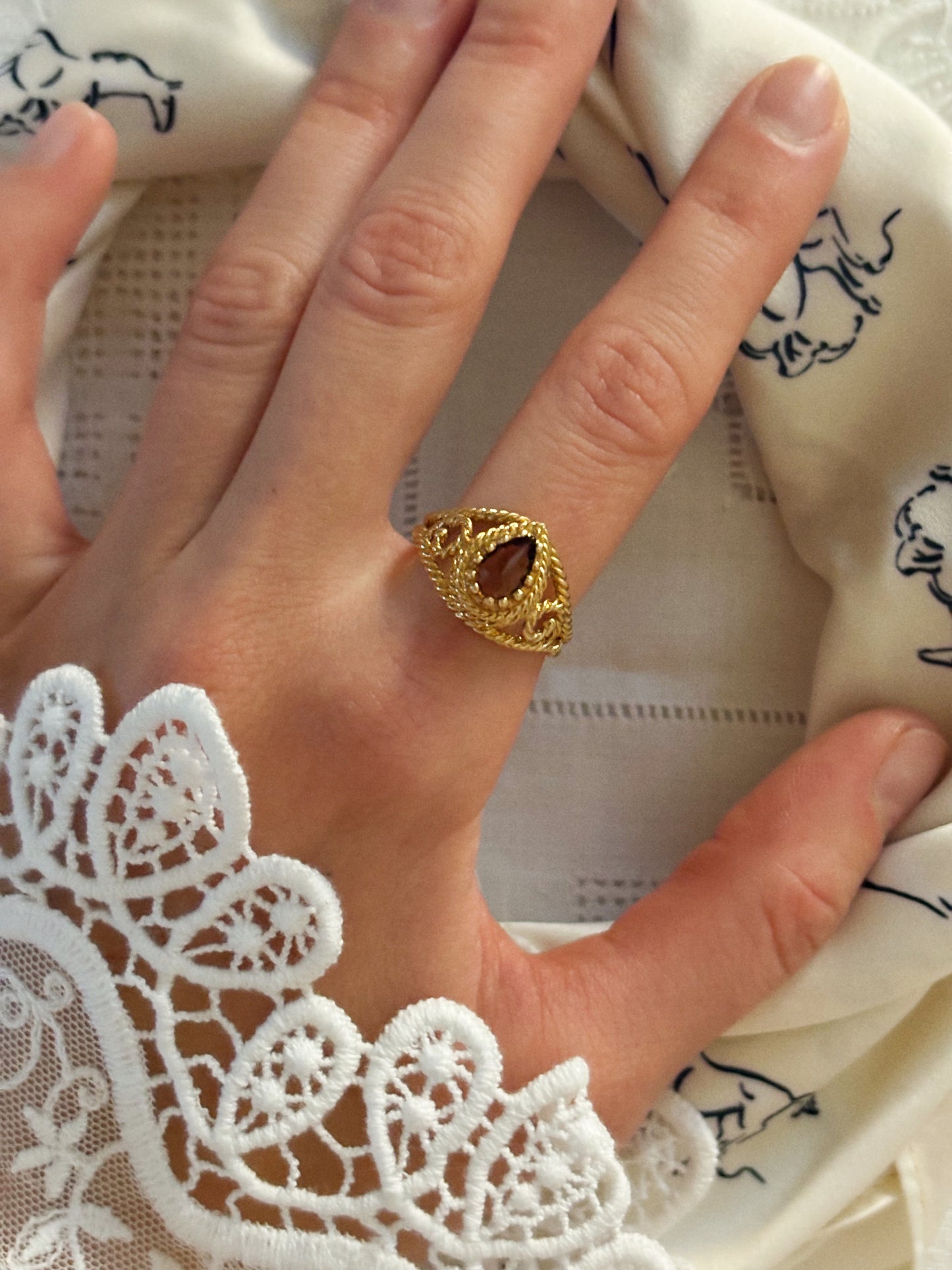 Pierścionek Avon „Smokeblaze”1977 rok