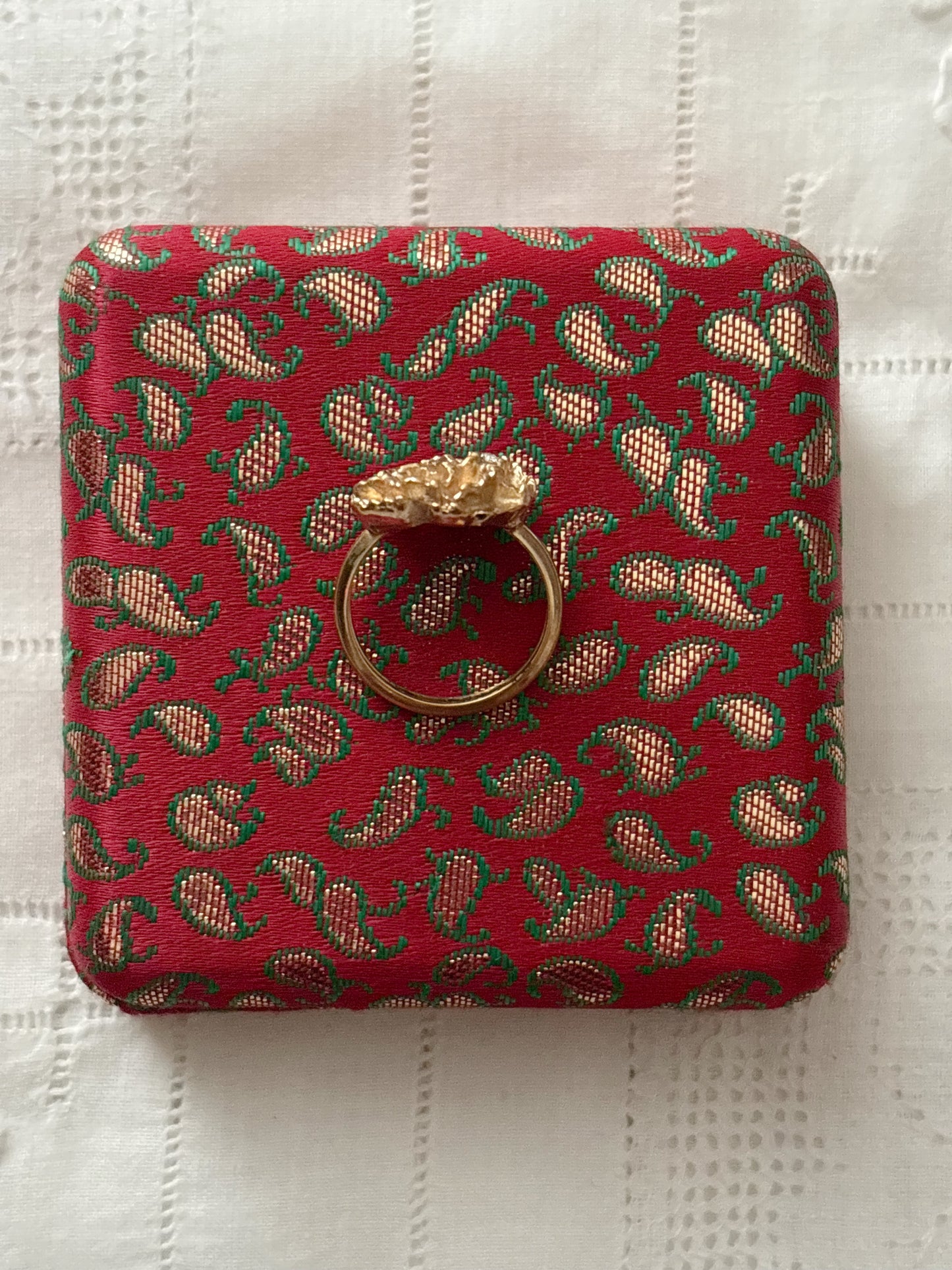 Pierścionek Avon „Flowerblaze”,1976 rok