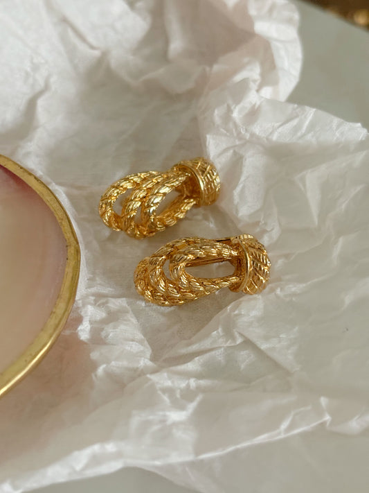 Klipsy  w formie węzłów