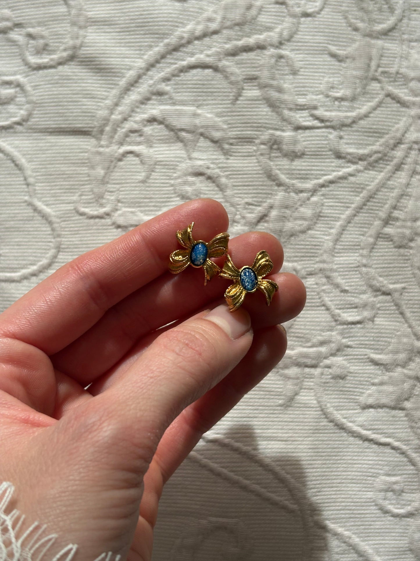 Avon "Delicate Bow" earrings, 1997