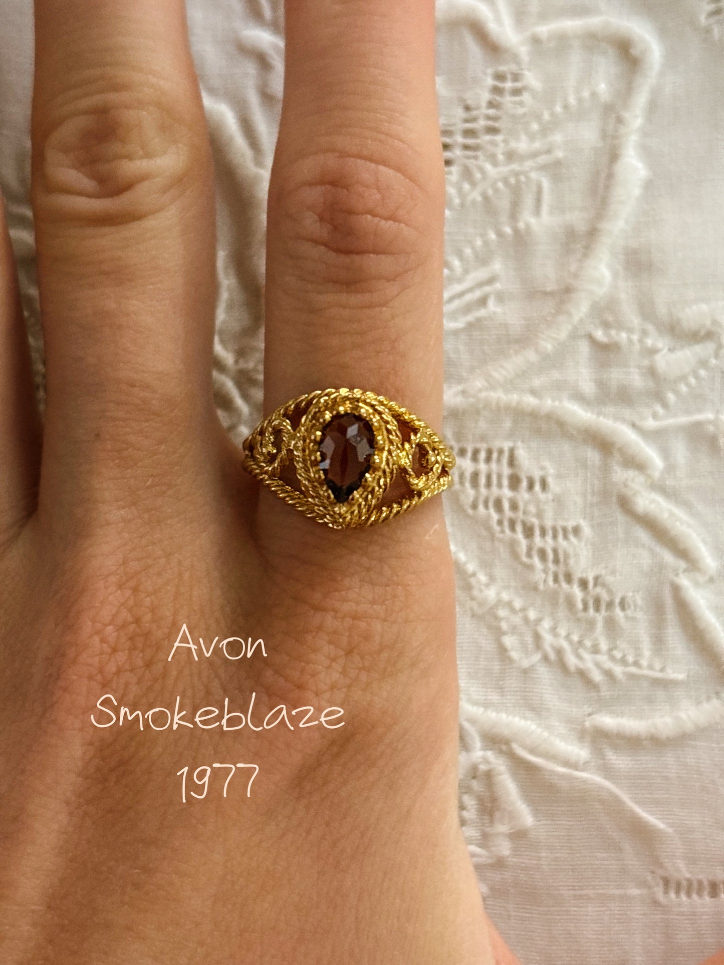 Pierścionek Avon „Smokeblaze” (1977)