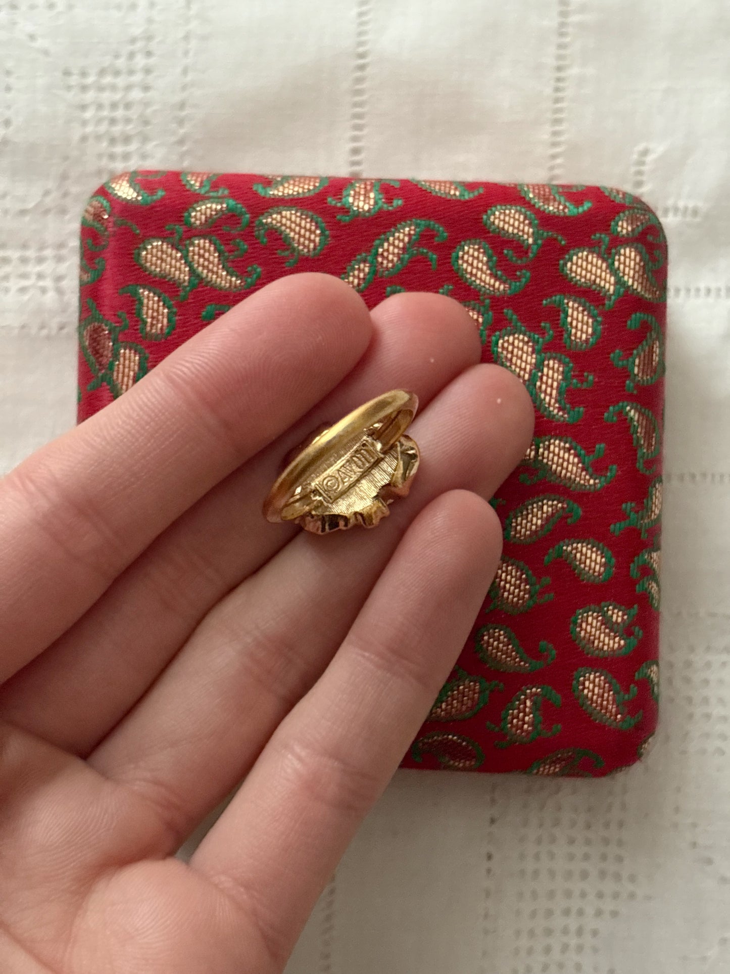 Pierścionek Avon „Flowerblaze”,1976 rok