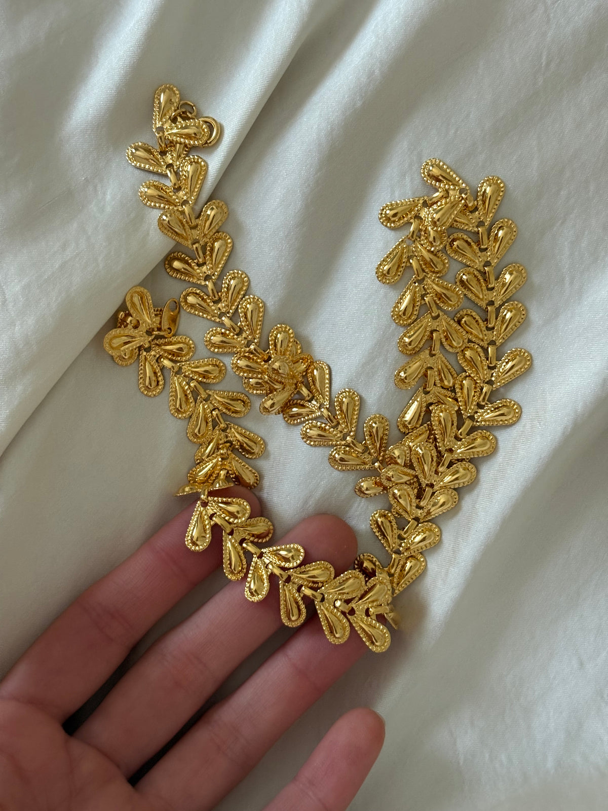 Naszyjnik Avon „Gilded links”,1992 rok