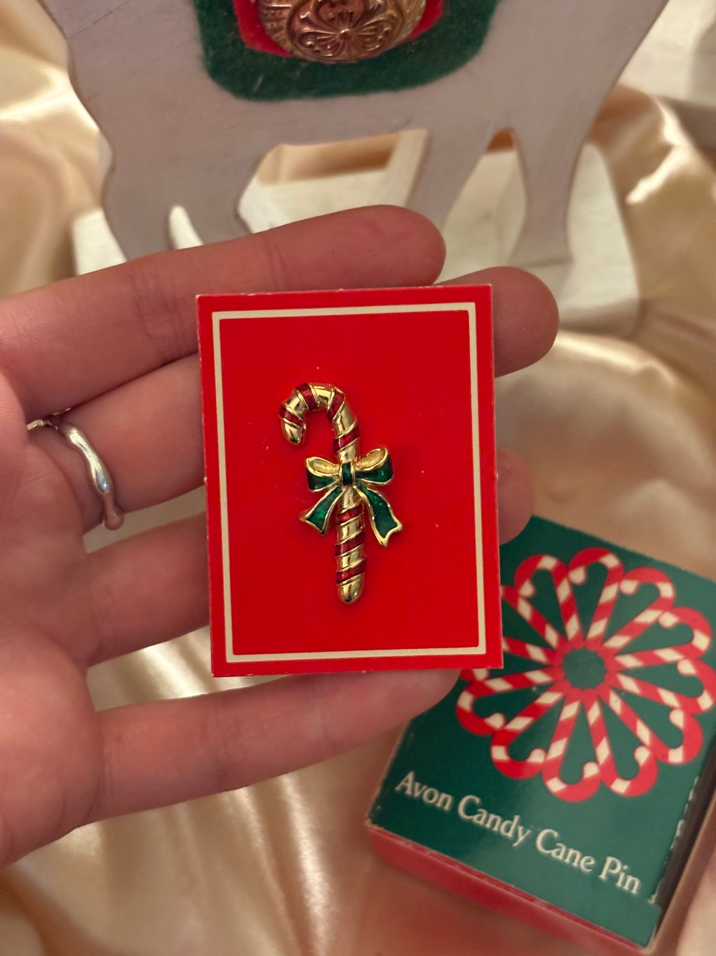 Broszka Avon “Candy Cane”,1986 rok