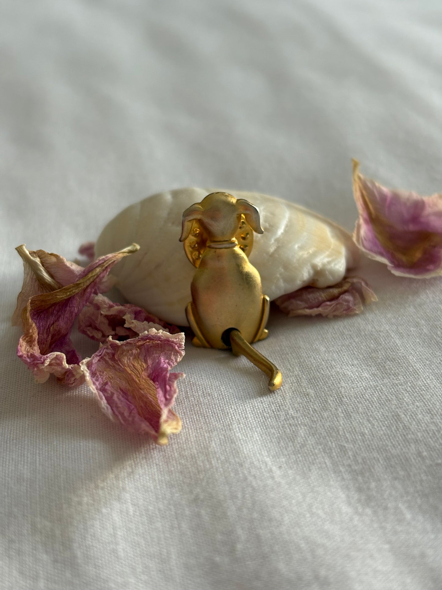Broszka piesek Janette Jewelry
