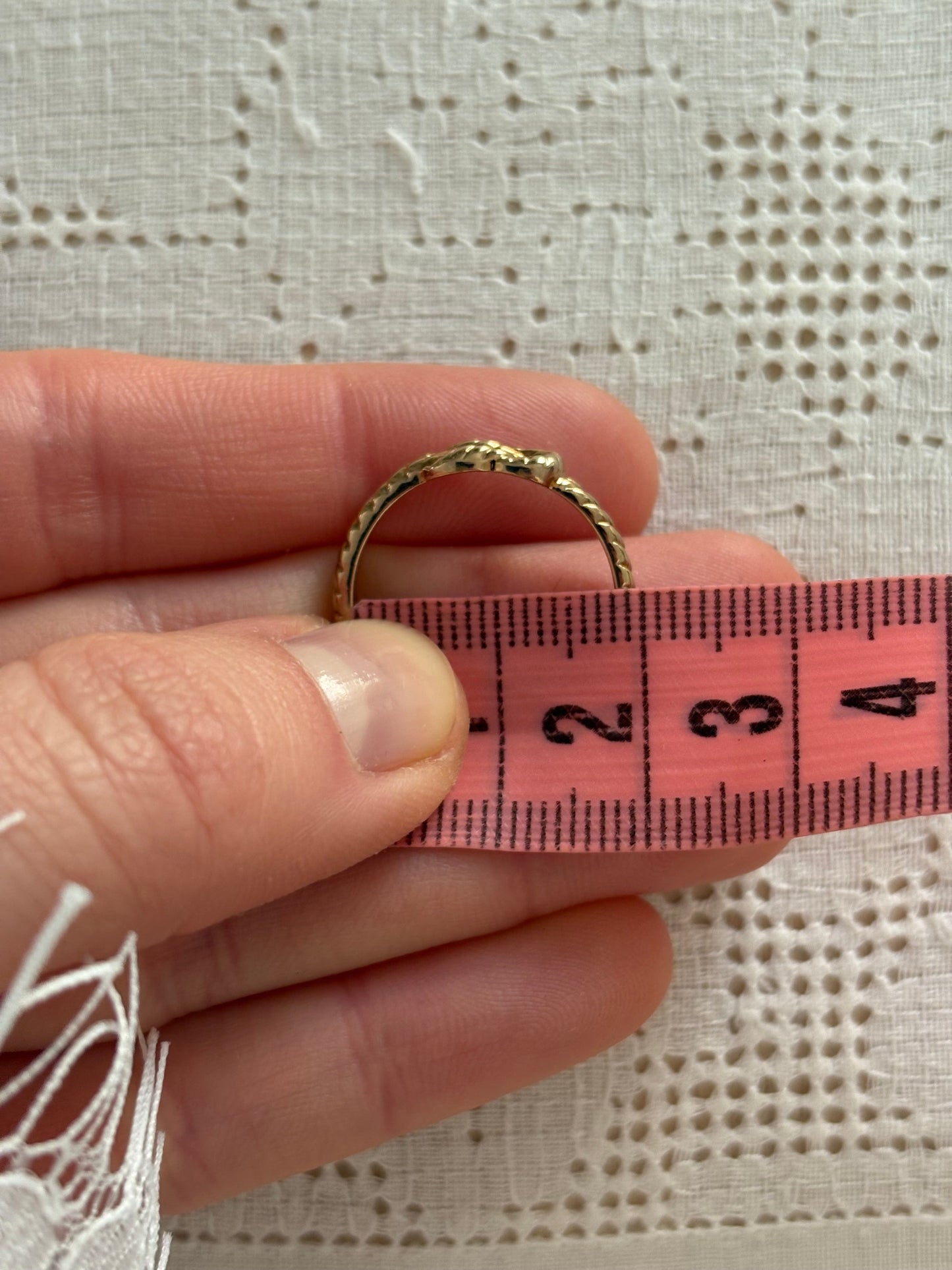 Avon “Love Knot Ring”