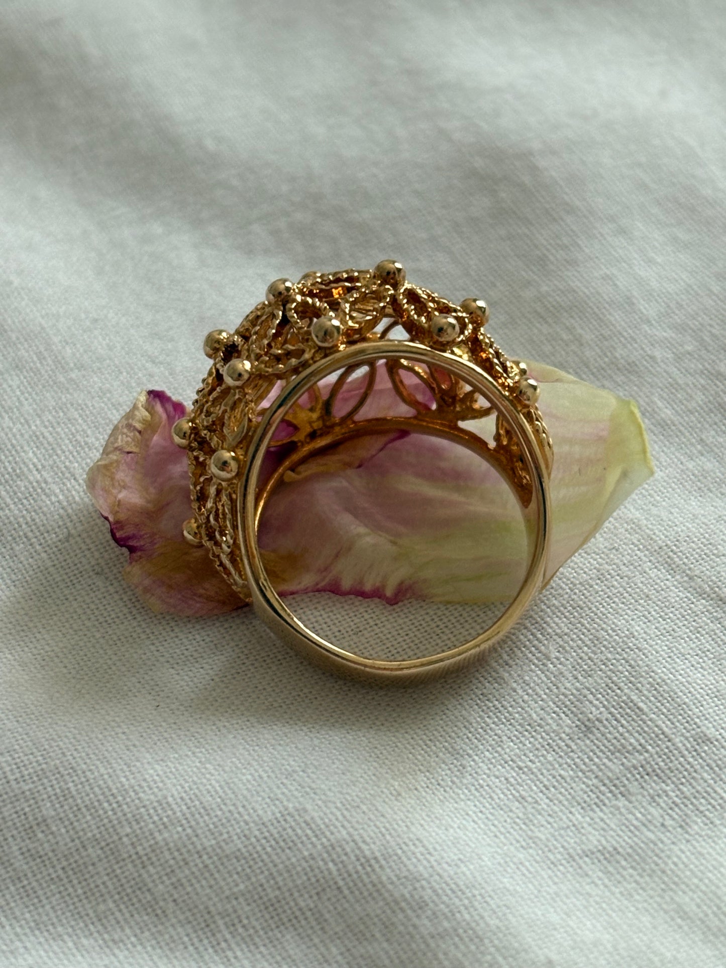Avon "Spun Blossoms Filigree Ring", 1979
