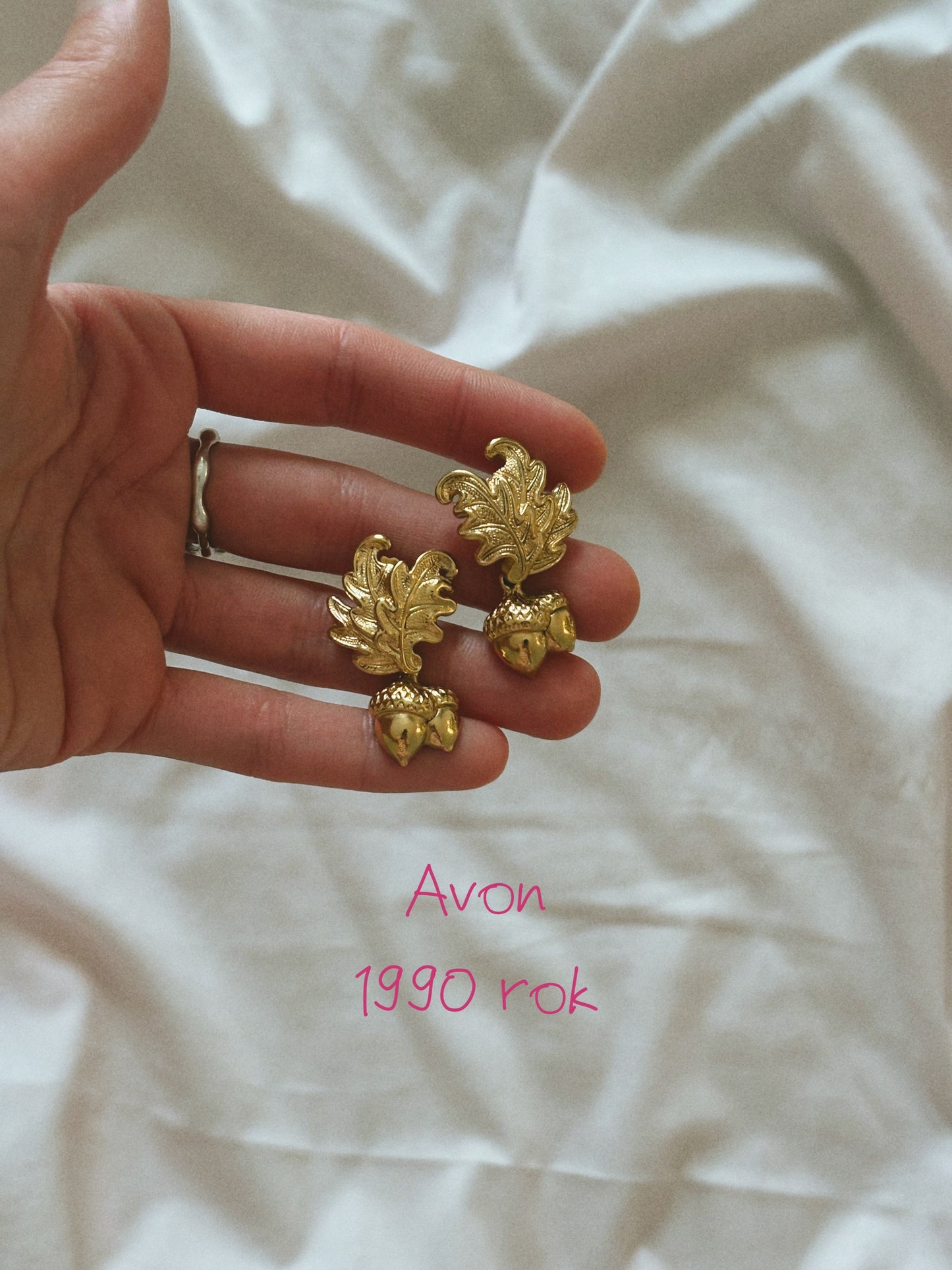 Kolczyki Avon „ Falling Acorn”, 1990 rok