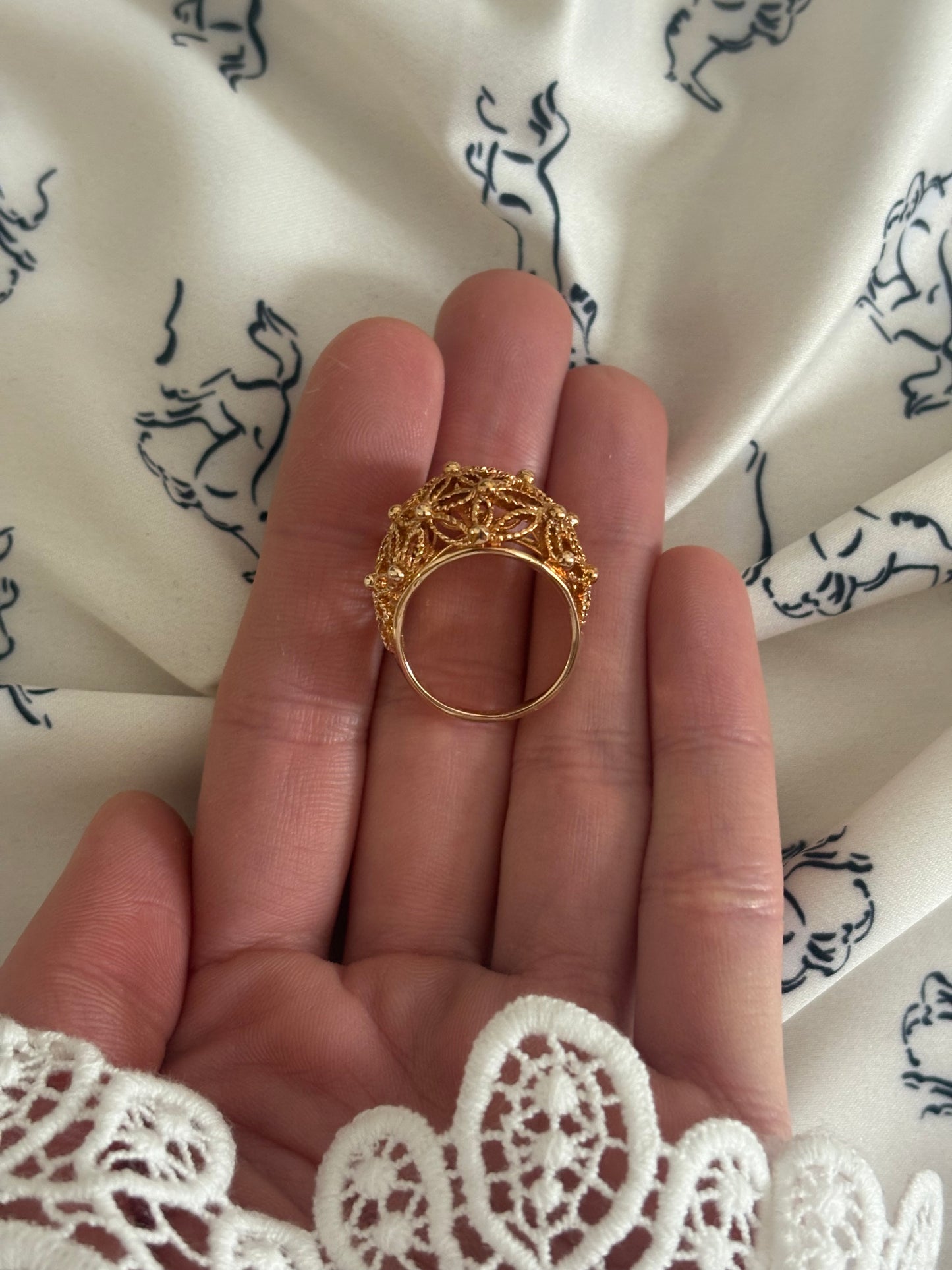 Avon "Spun Blossoms Filigree Ring", 1979