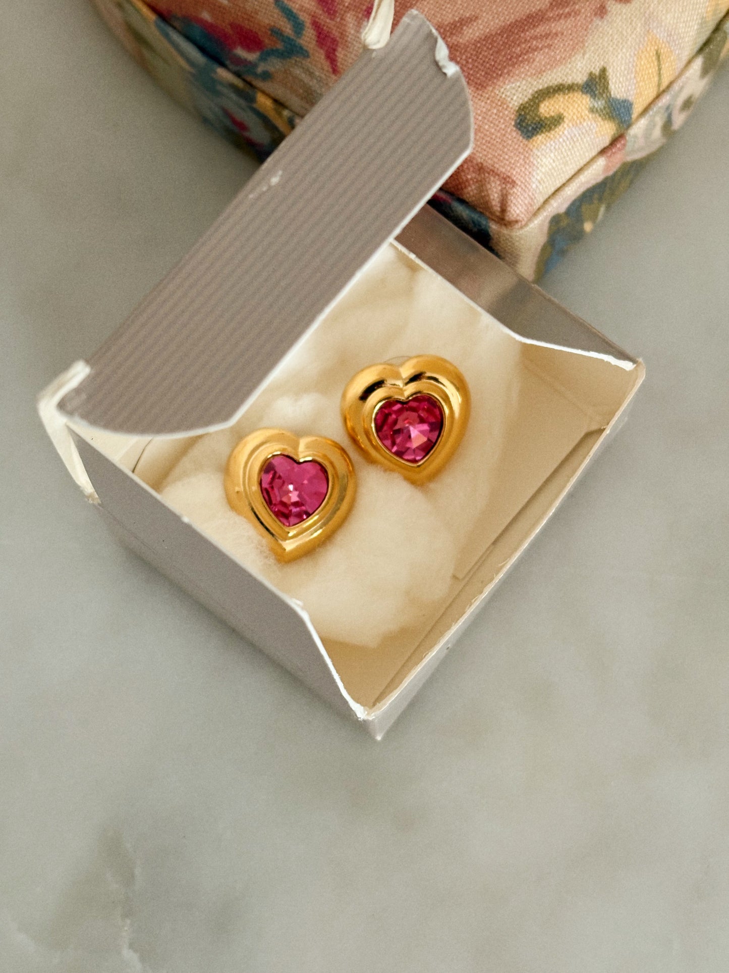 Kolczyki Avon “ Fashion birthstone”,1987 rok