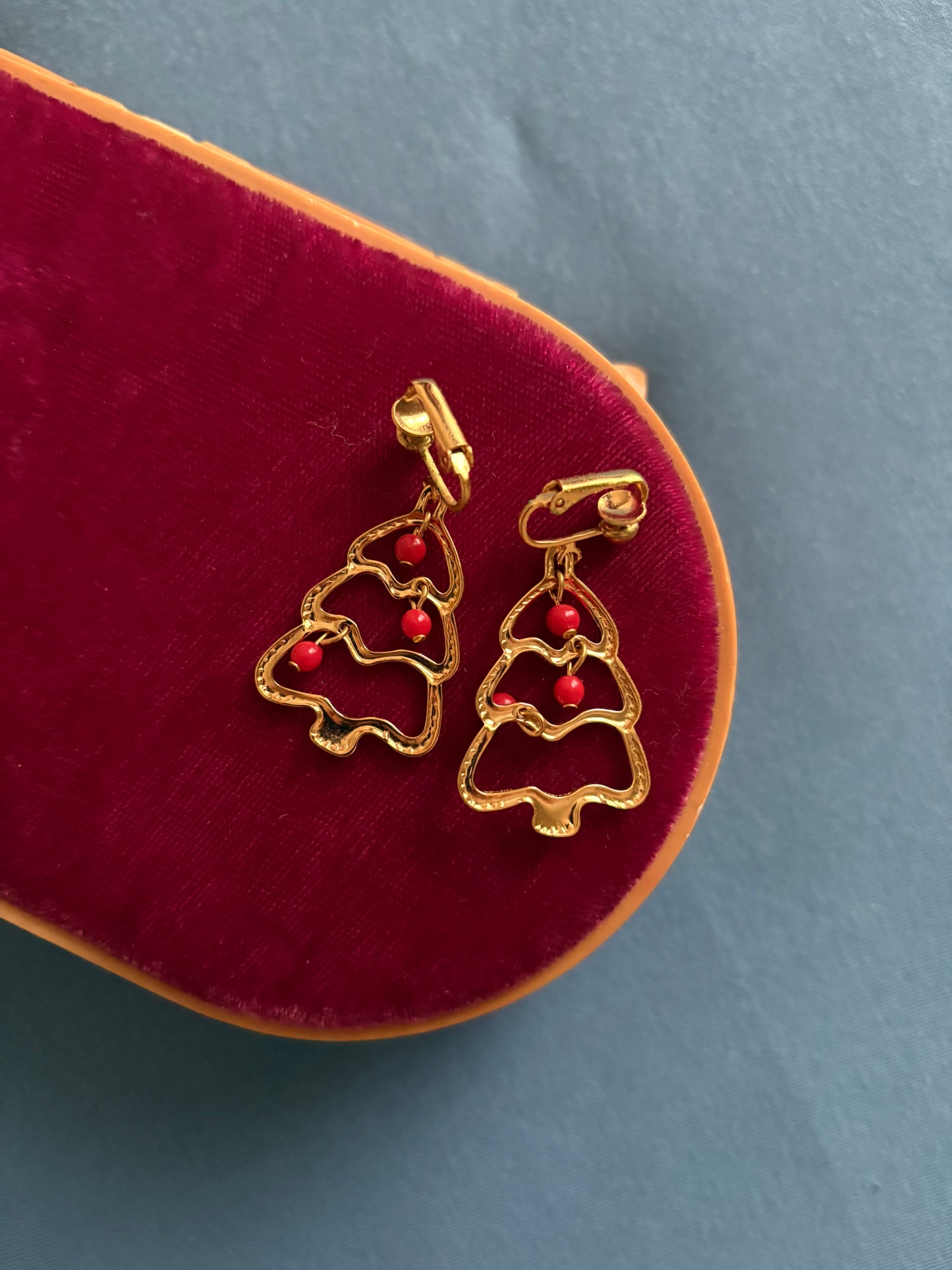 Klipsy Avon „Deck The Tree Clip Earrings” (1994)