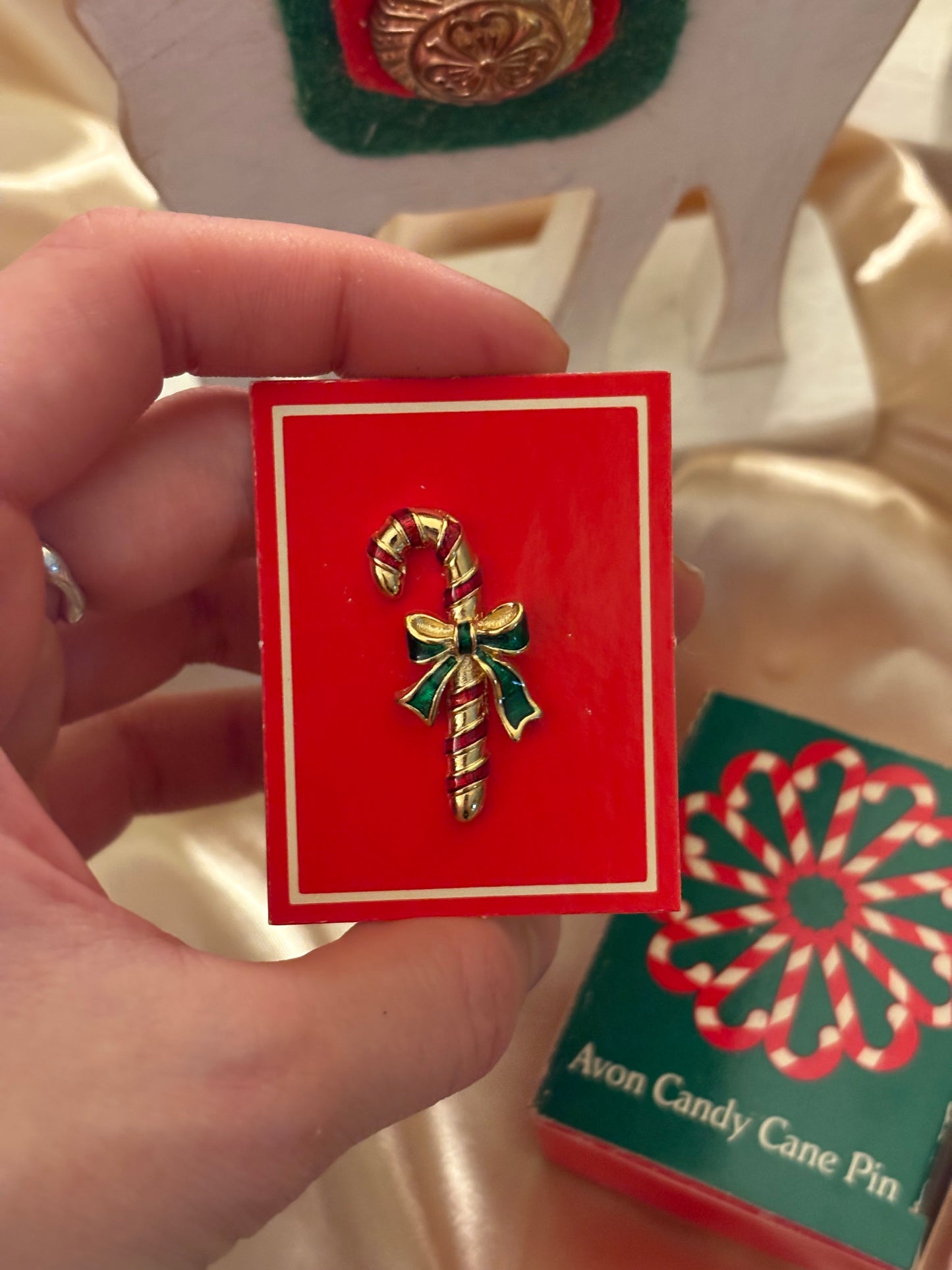 Broszka Avon “Candy Cane”,1986 rok