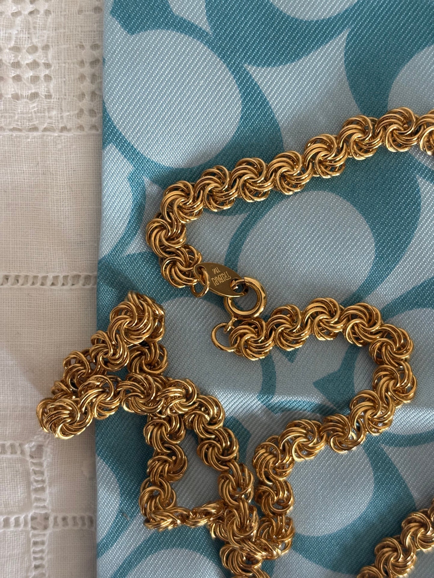 Naszyjnik Trifari z ogniwami w formie węzełków