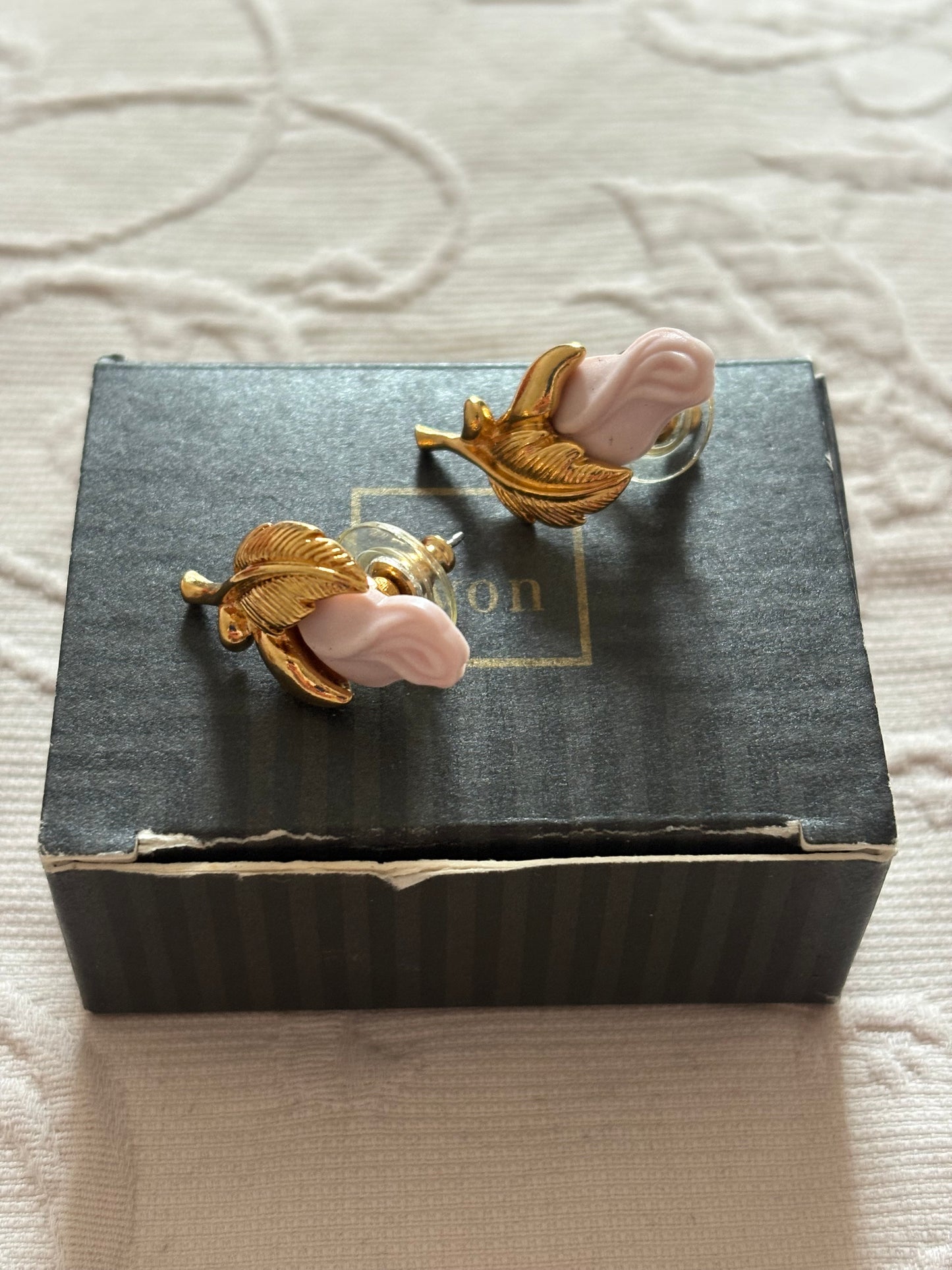 Avon rose-shaped earrings, 1994