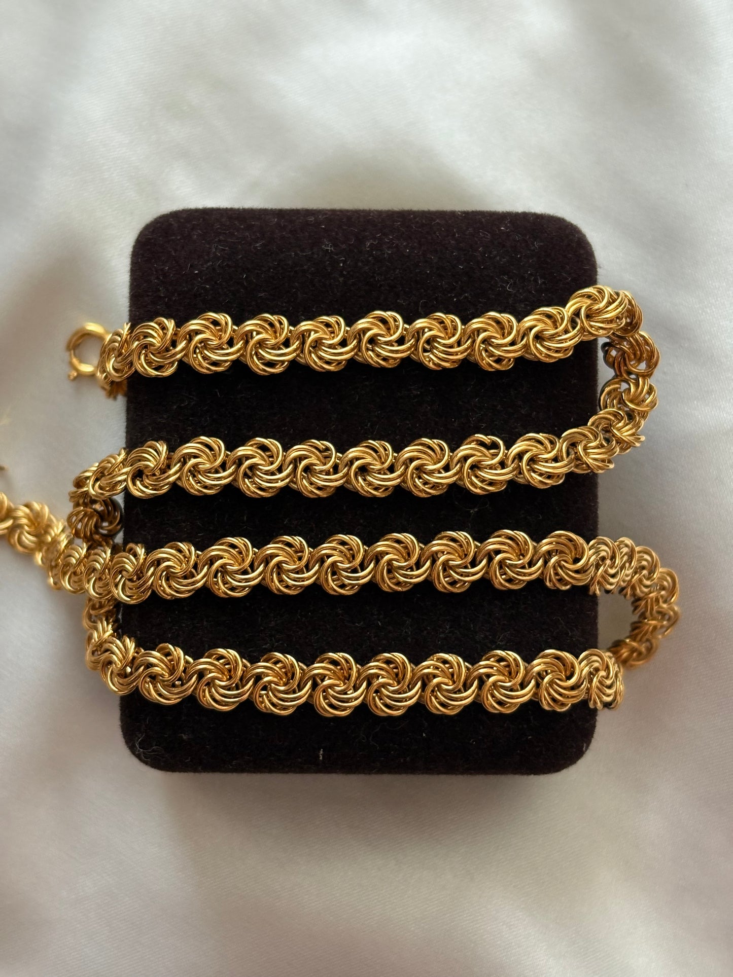 Naszyjnik Trifari z ogniwami w formie węzełków