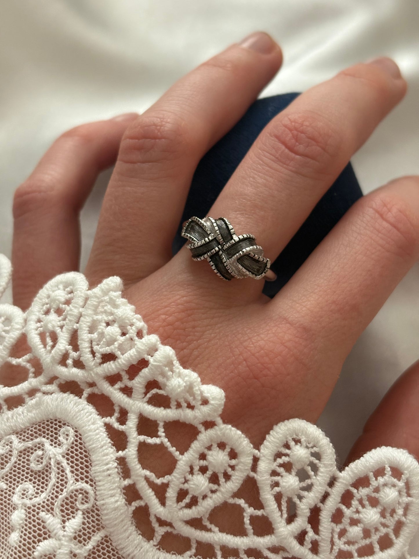Avon "Ribbon" ring, 1974