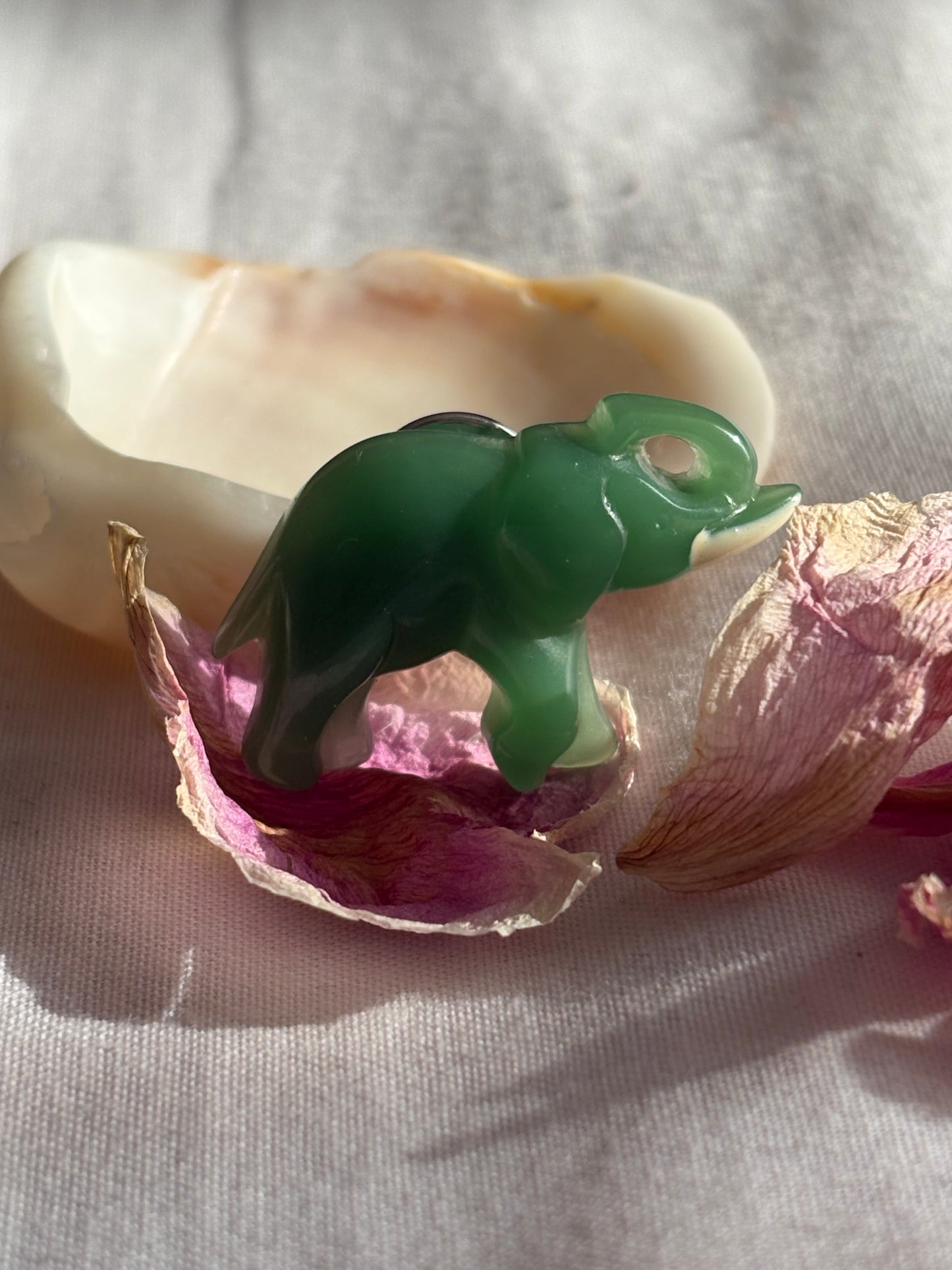 Broszka Avon „LUCKY FRIENDS
ELEPHANT”,1984 rok