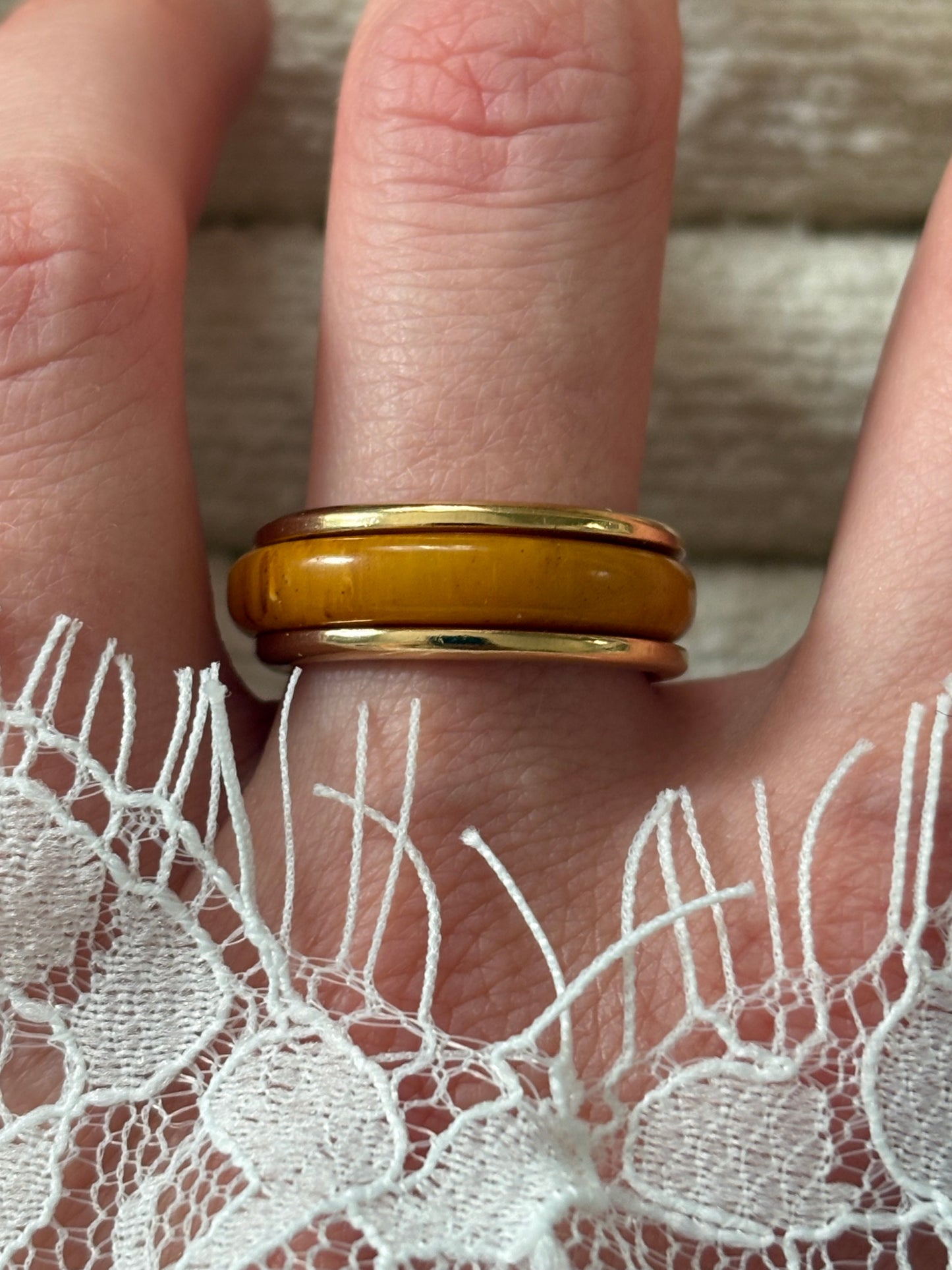 Set of 4 interchangeable Avon rings, 1977