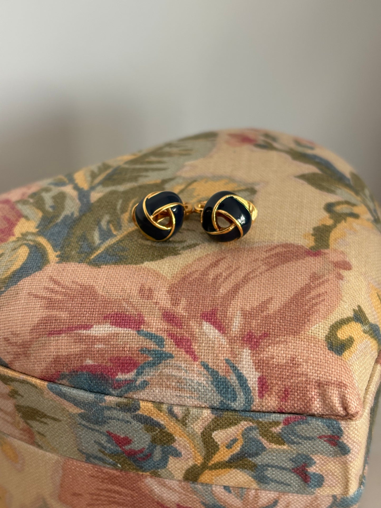 Klipsy Monet – eleganckie węzły