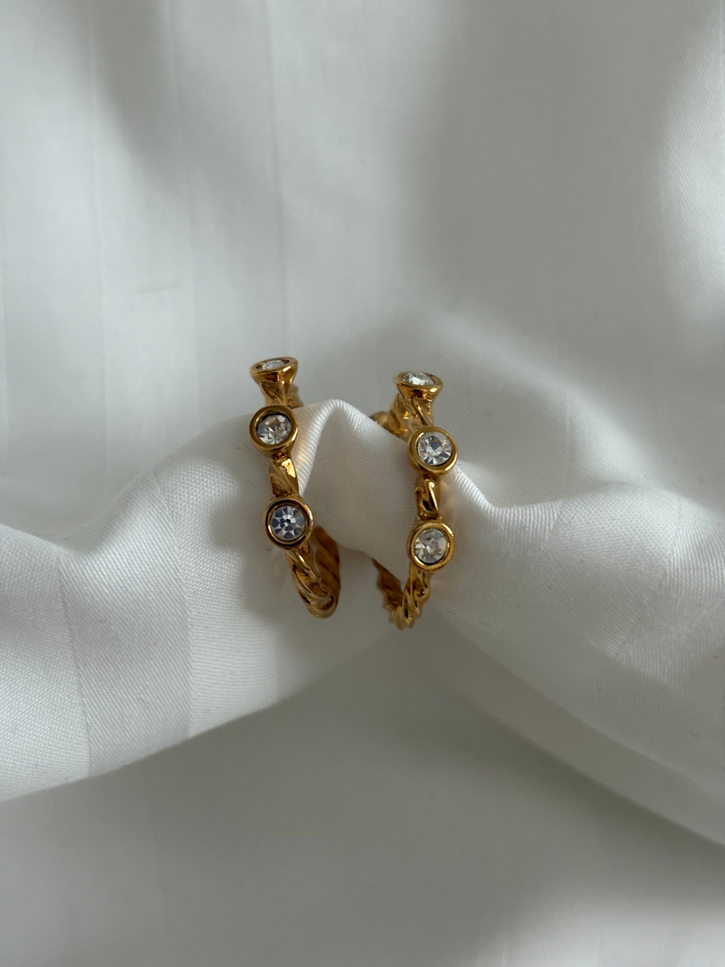 Kolczyki Avon “Brilliant hoop”,1991 rok