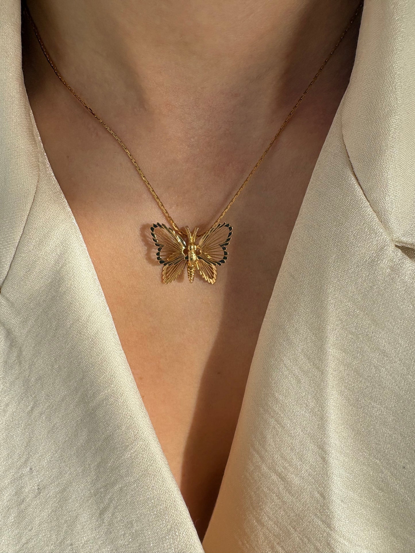 Naszyjnik Monet w kształcie motyla