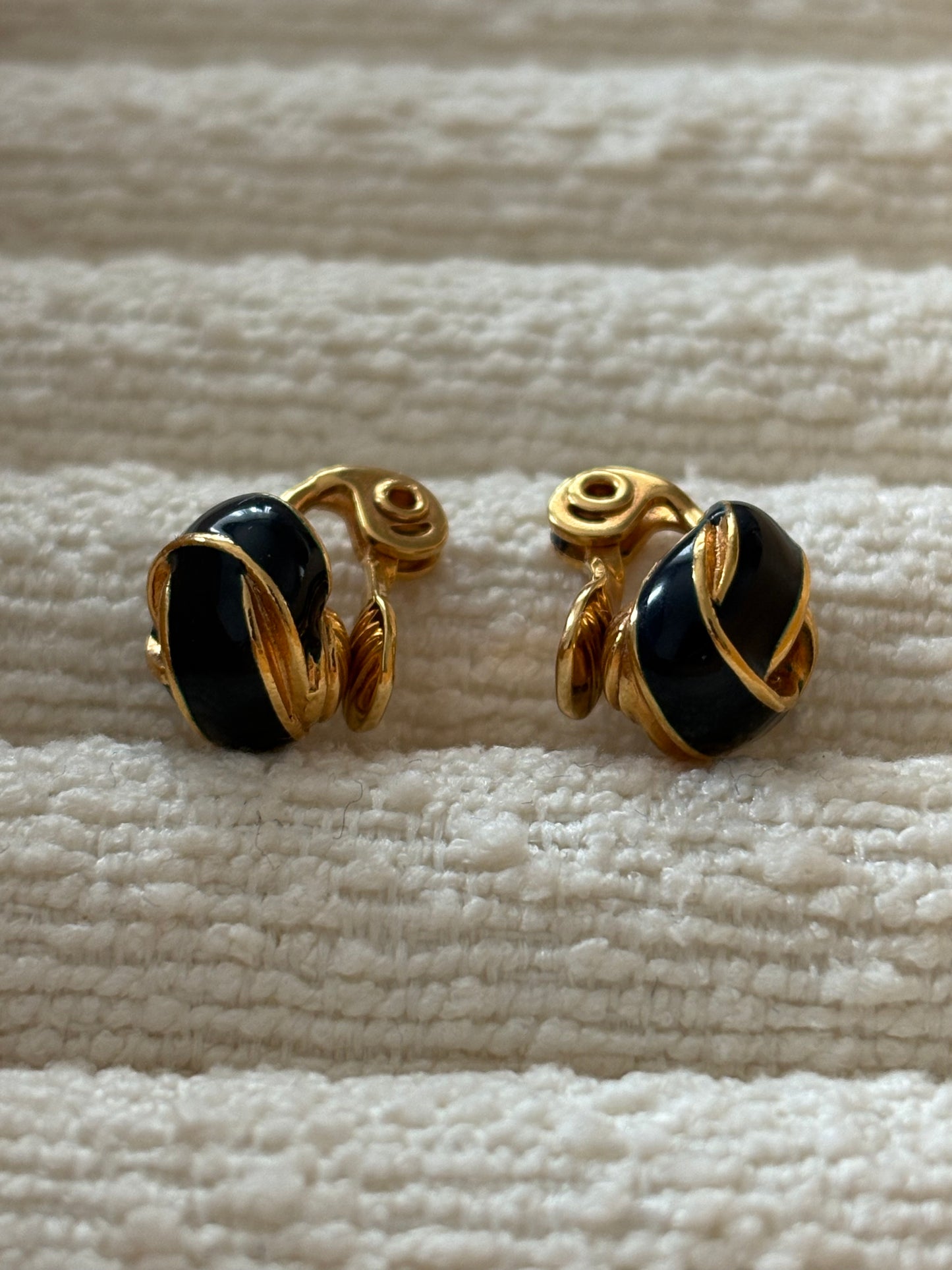 Monet Clips – elegant knots