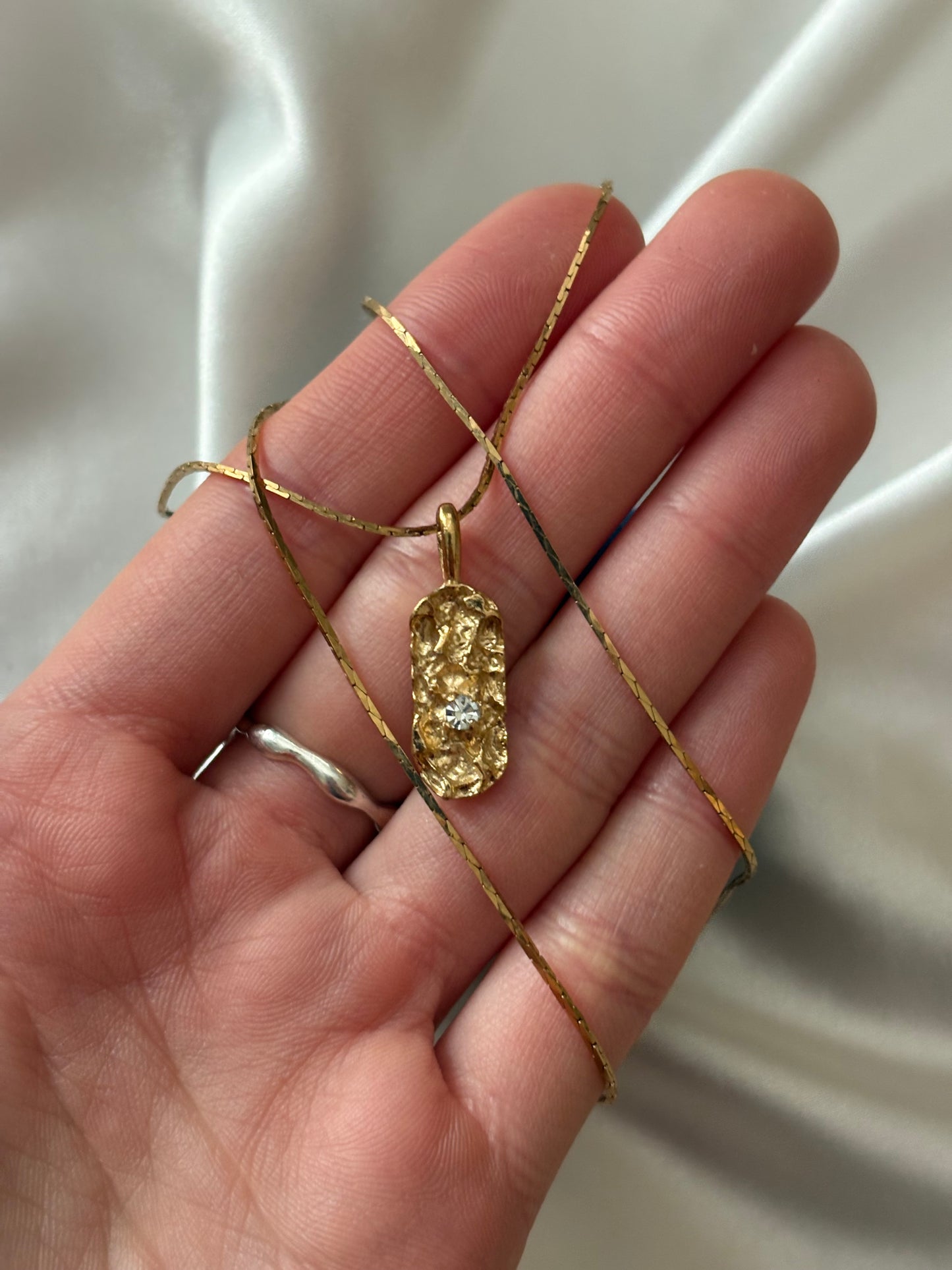 Naszyjnik Avon z kolekcji„Flowerblaze”, 1976 rok