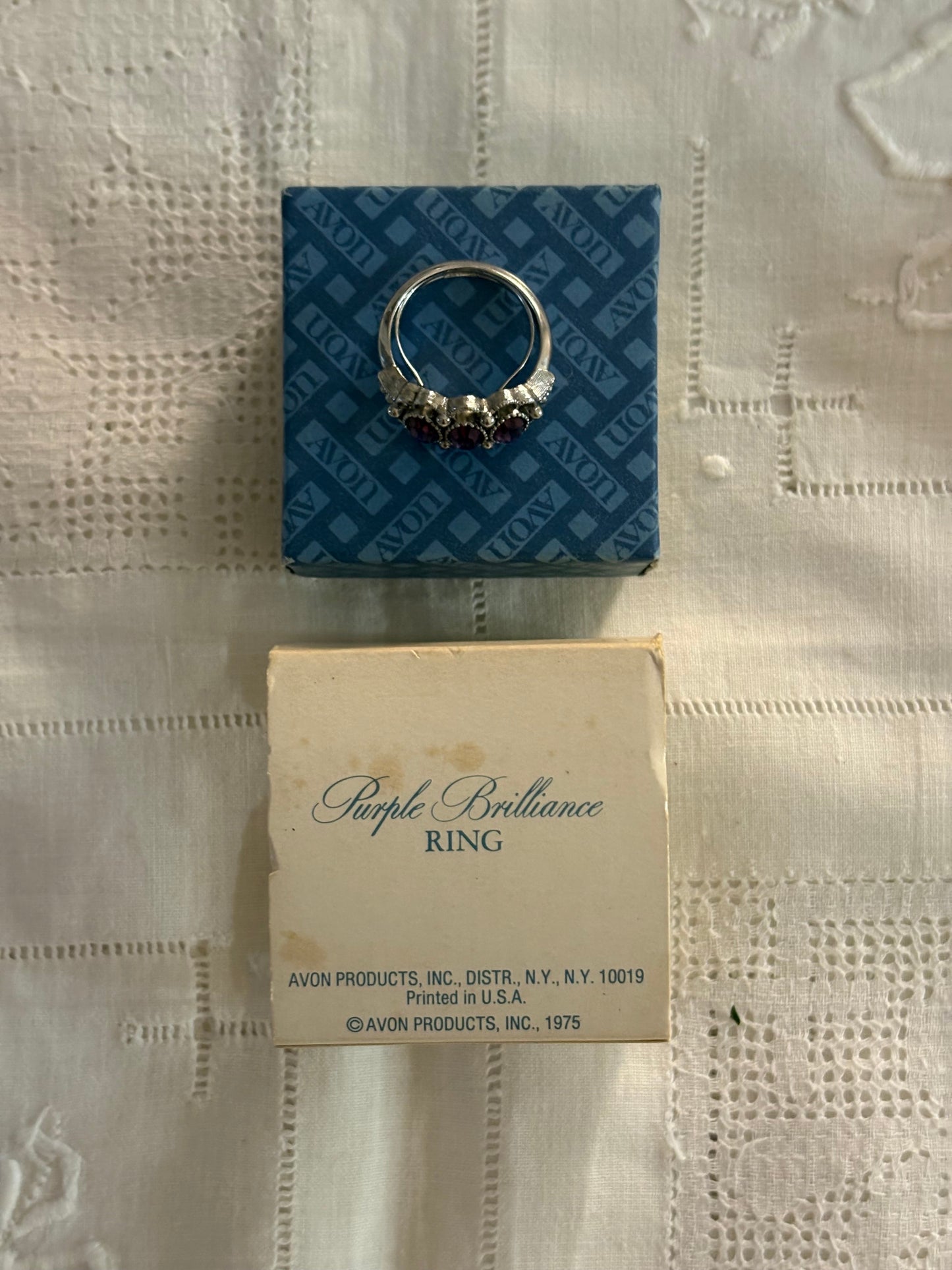 Pierścionek Avon „Purple Brilliance” ,1972 rok