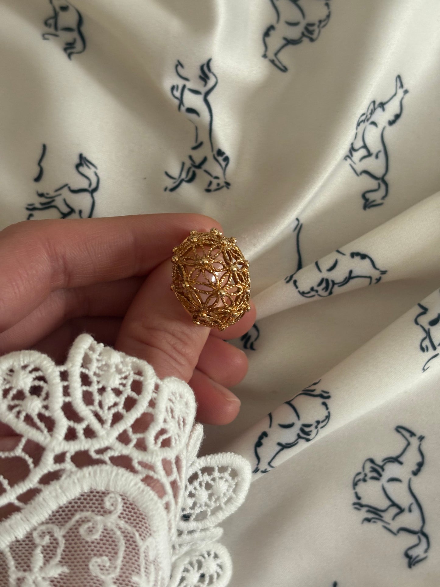 Avon "Spun Blossoms Filigree Ring", 1979