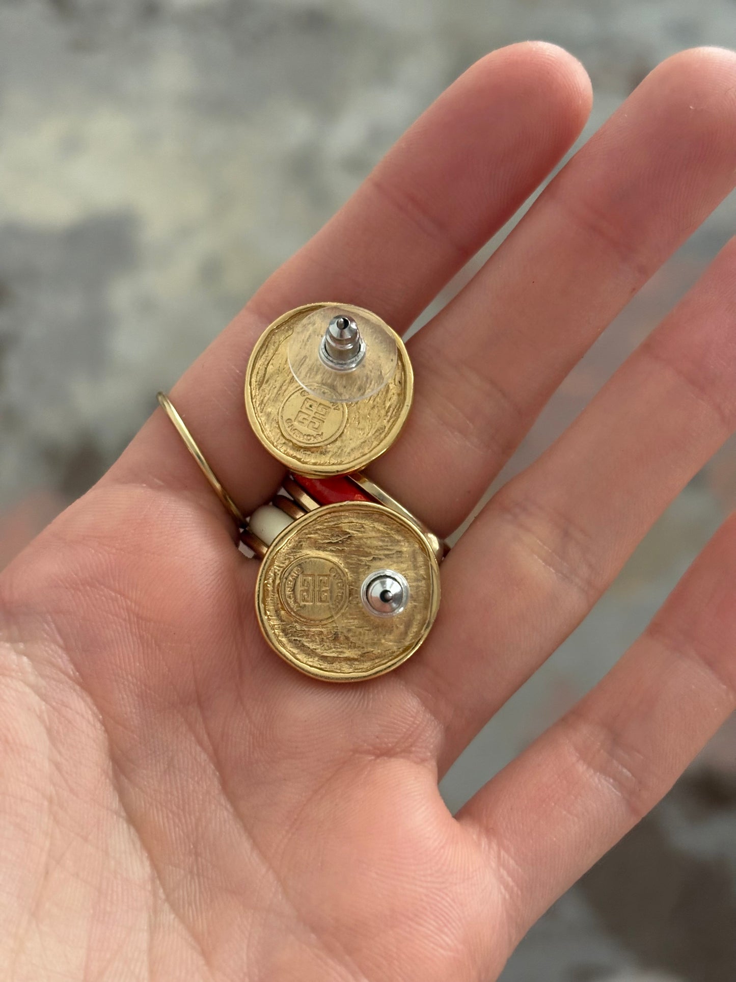 Pozłacane kolczyki Givenchy z lat 80.