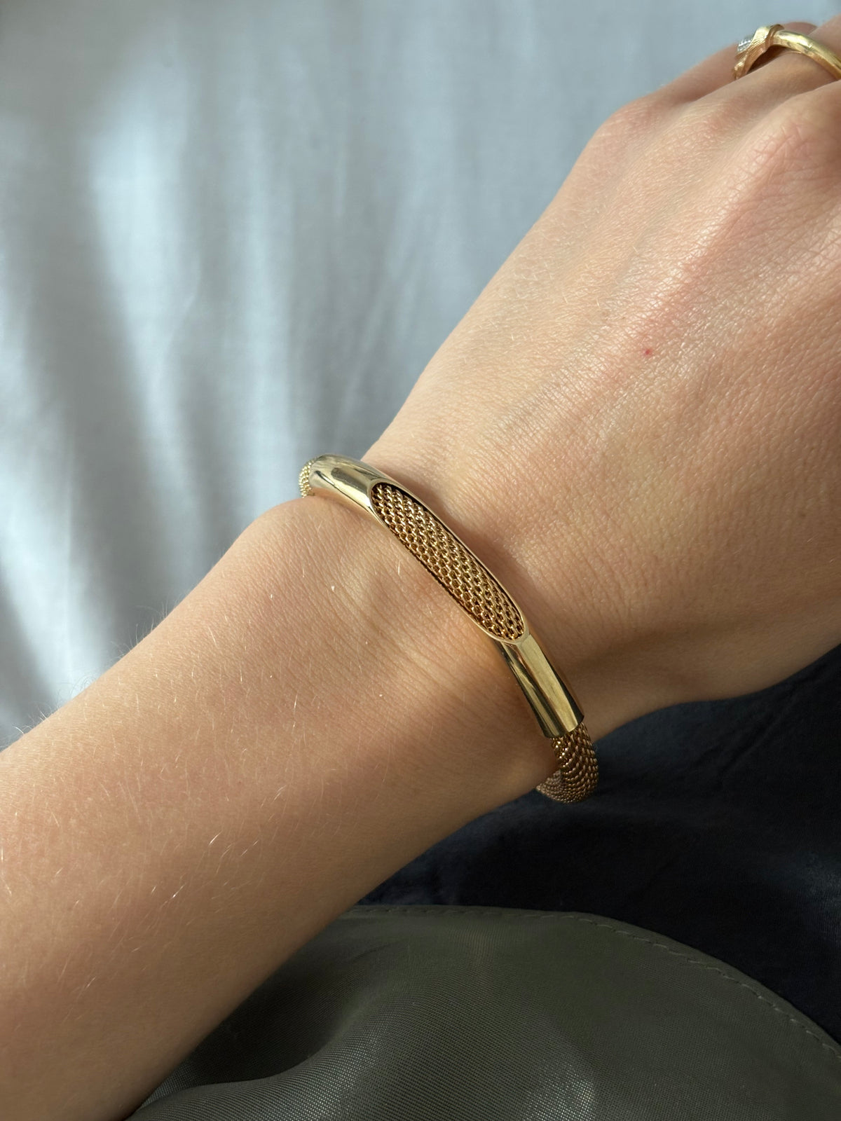 Bransoletka Avon z metalowej siateczki, długość 18,5 cm