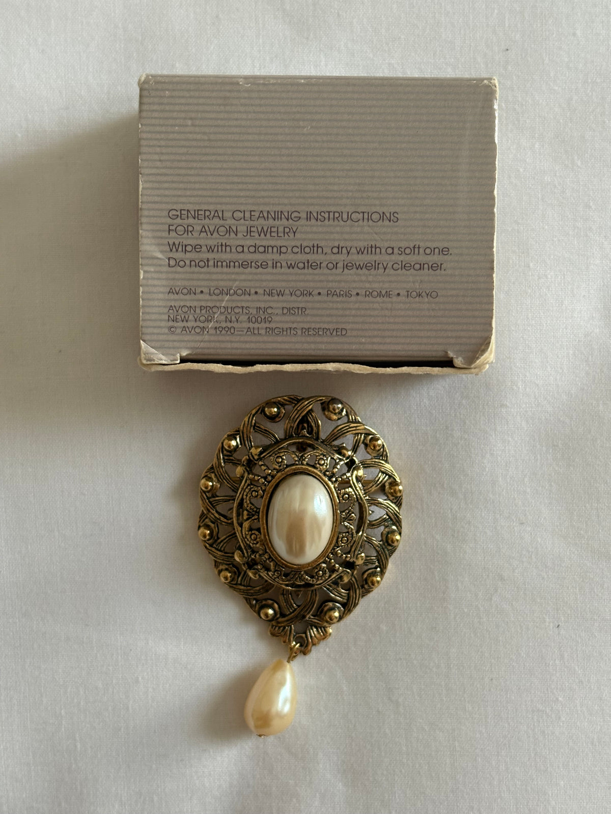 Broszka/ wisiorek Avon, 1990 rok
