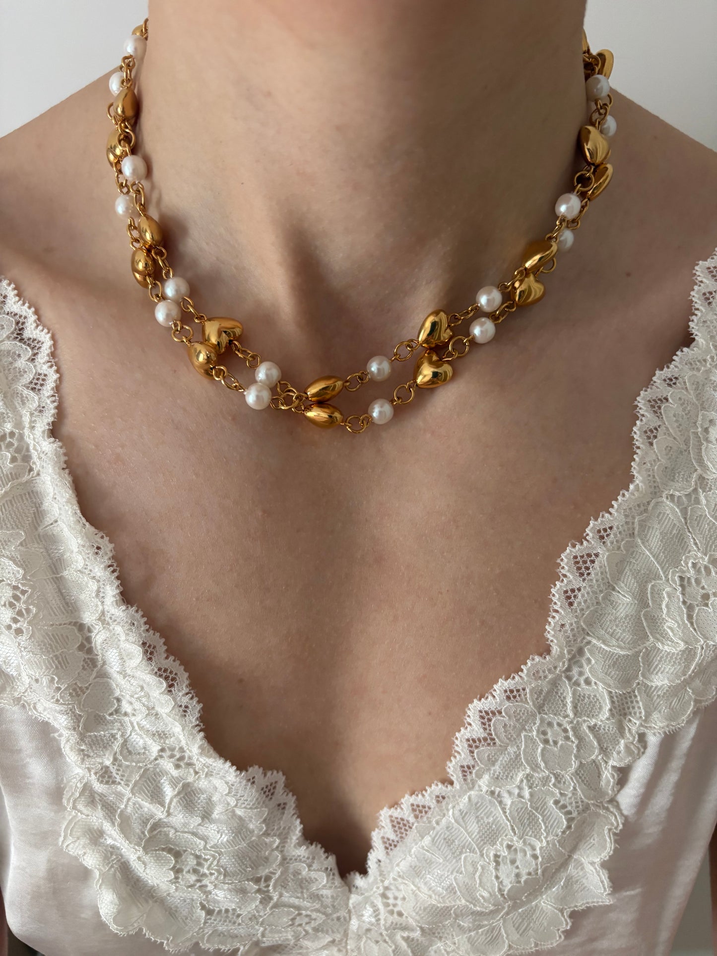 Naszyjnik Trifari z perłami i serduszkami