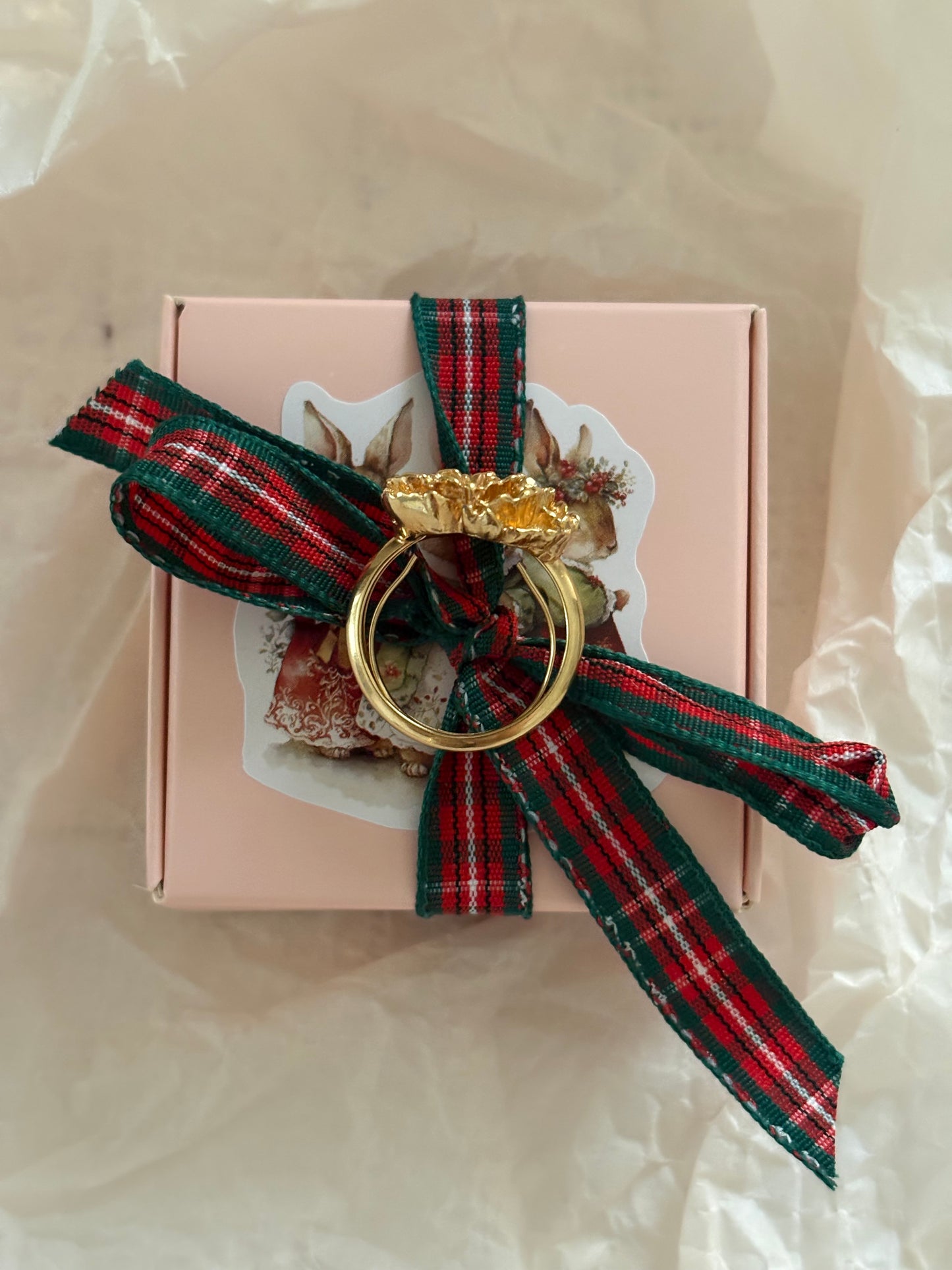 Pierścionek Avon „Flowerblaze”,1976 rok