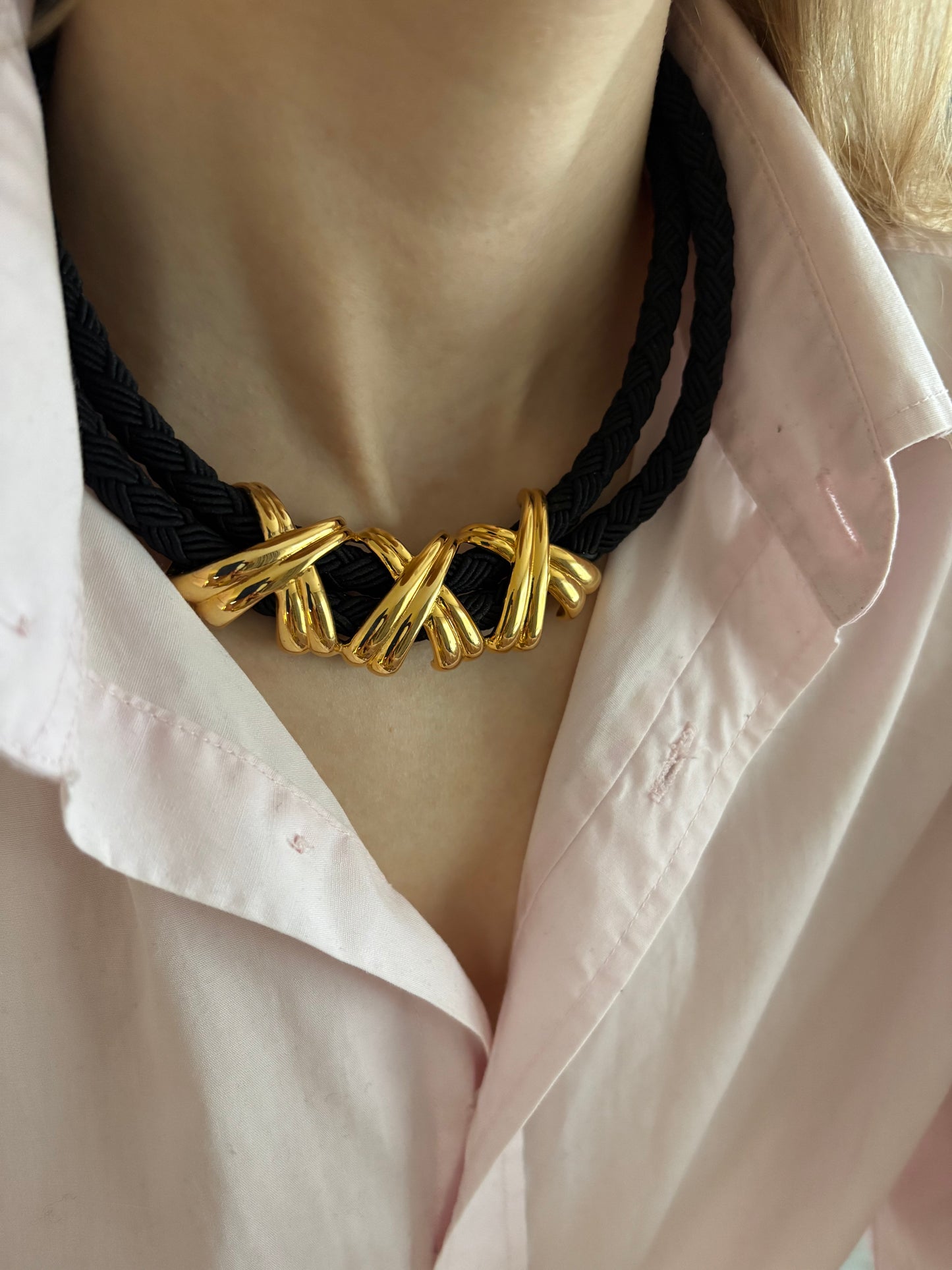 Naszyjnik Avon „Dramatic Kiss”, 1989