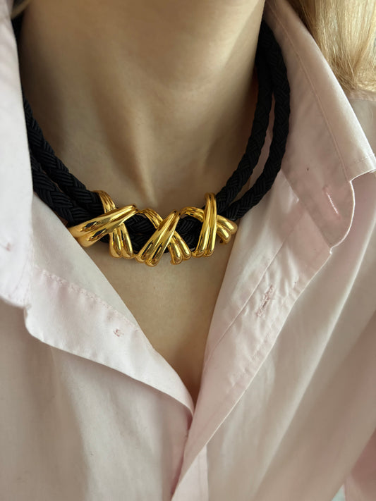 Naszyjnik Avon „Dramatic Kiss”, 1989