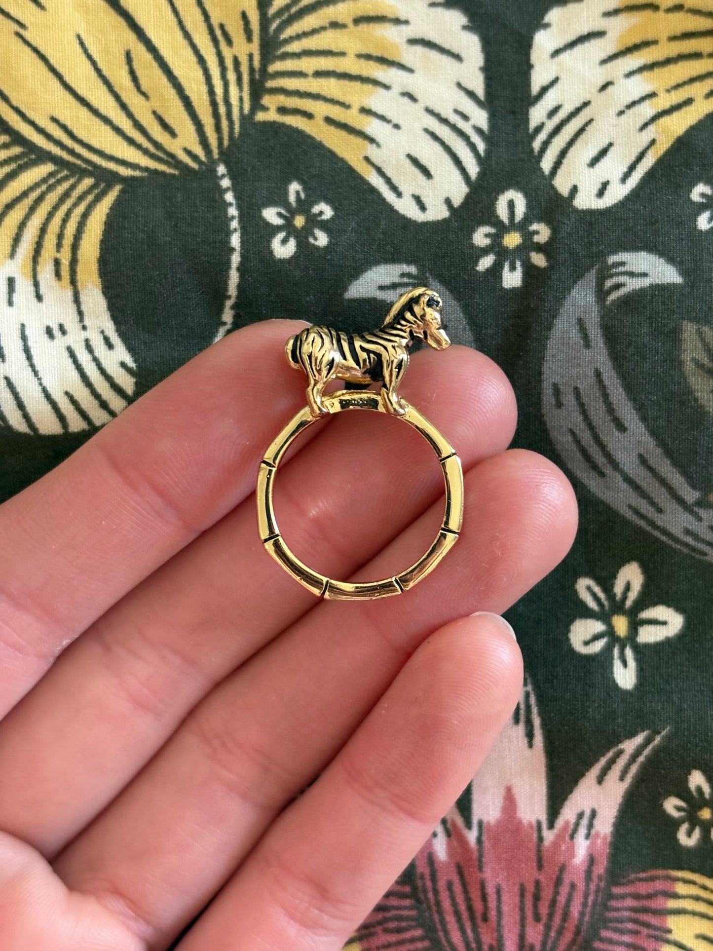 Ring with a zebra figurine